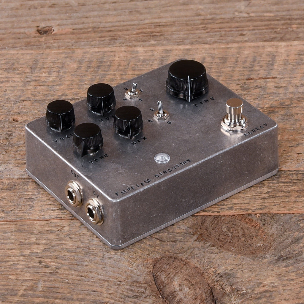 Fairfield Circuitry Meet Maude Analogue Delay – Chicago Music