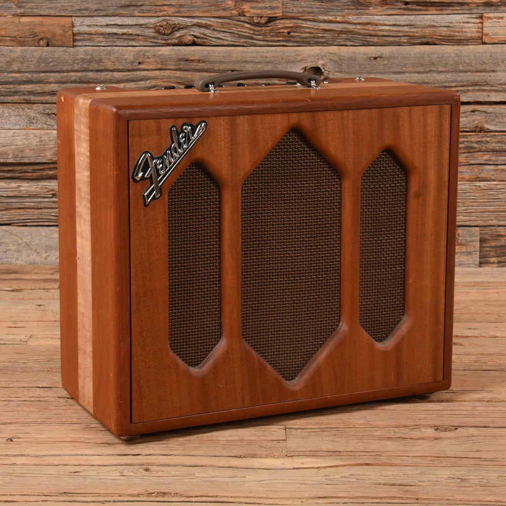 Fender Blues Jr. Hardwood Cabinet – Chicago Music Exchange