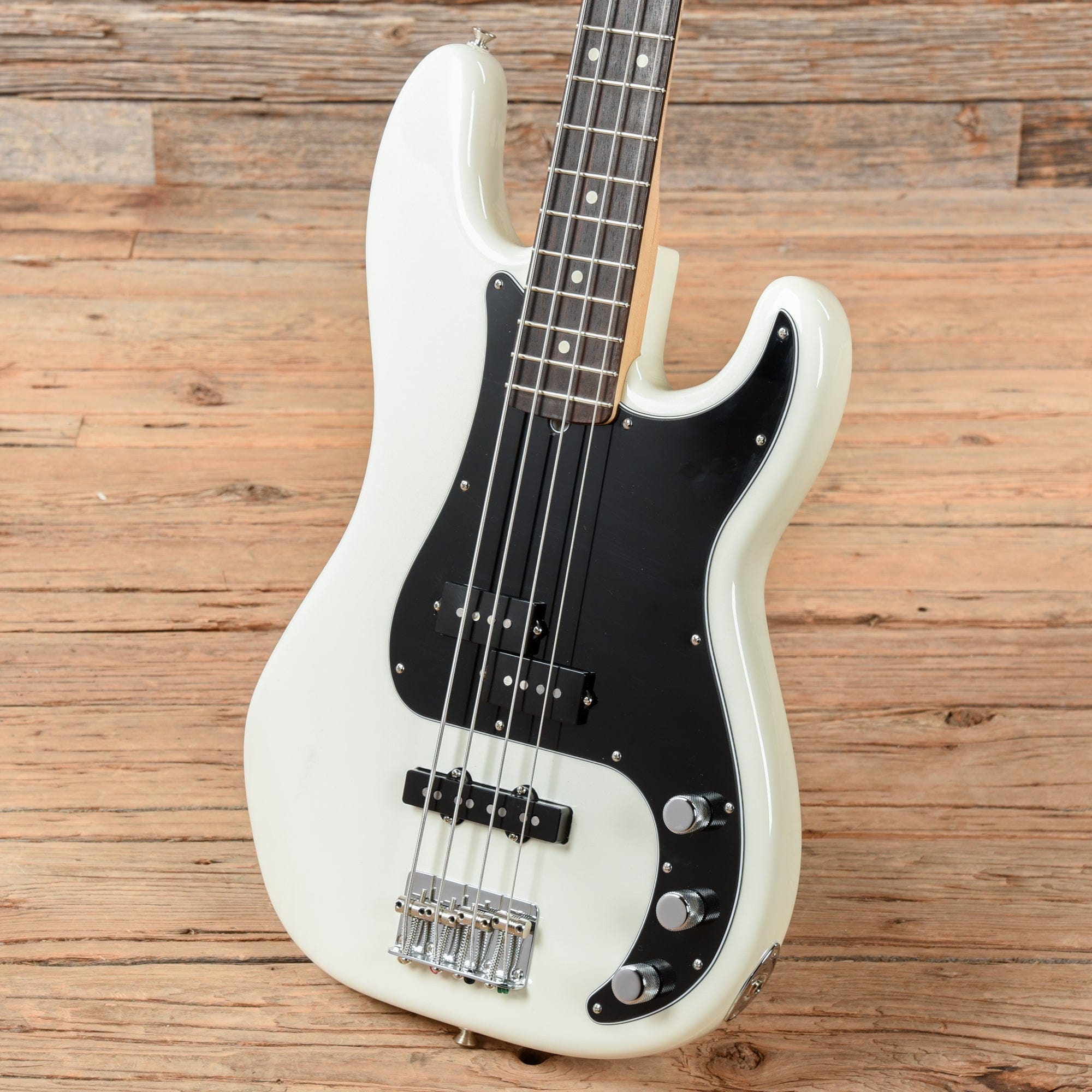 Fender American Performer Precision Bass Arctic White 2022 – Chicago ...