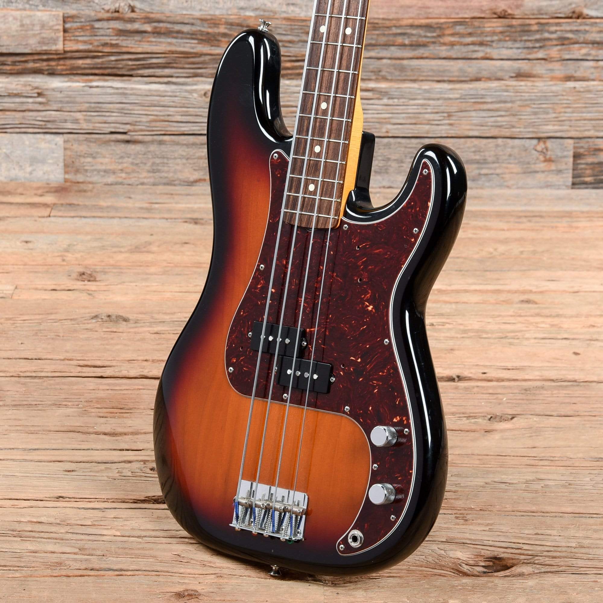 Fender American Vintage '62 Precision Bass 3-Tone Sunburst 2012 