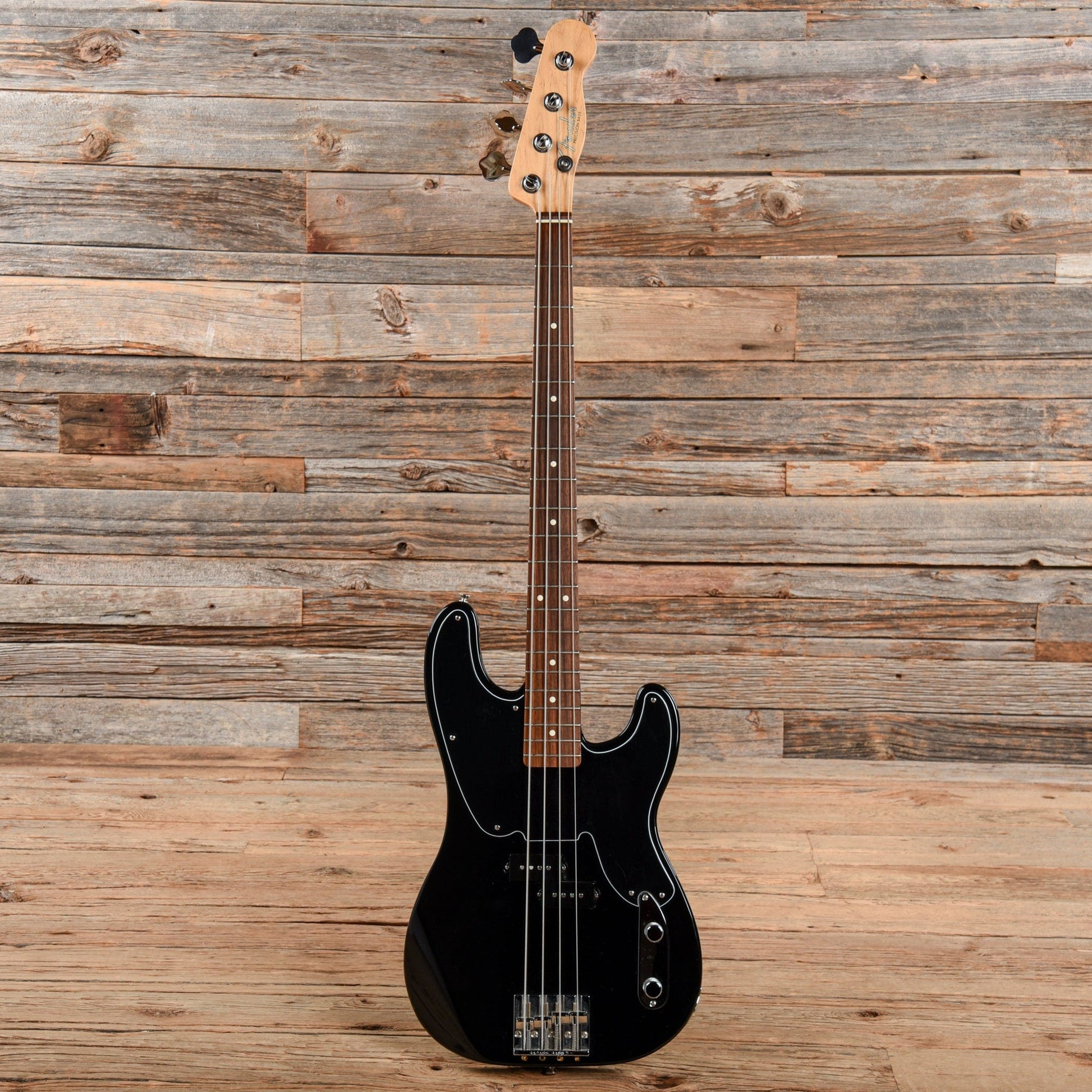 Fender Artist Mike Dirnt Signature Precision Bass Black 2004 Bass Guitars / 4-String