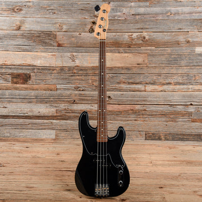 Fender Artist Mike Dirnt Signature Precision Bass Black 2004 Bass Guitars / 4-String