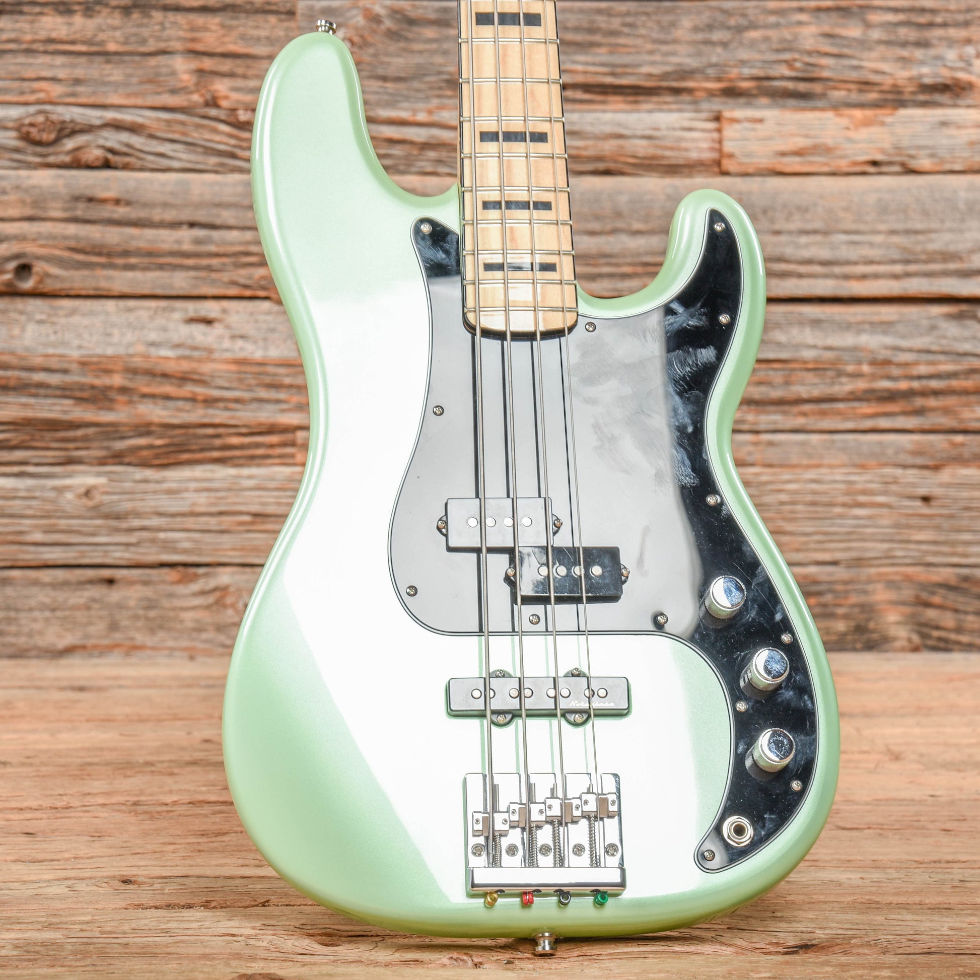 Fender FSR Deluxe Precision PJ Bass Sea Foam Pearl 2019 Bass Guitars / 4-String