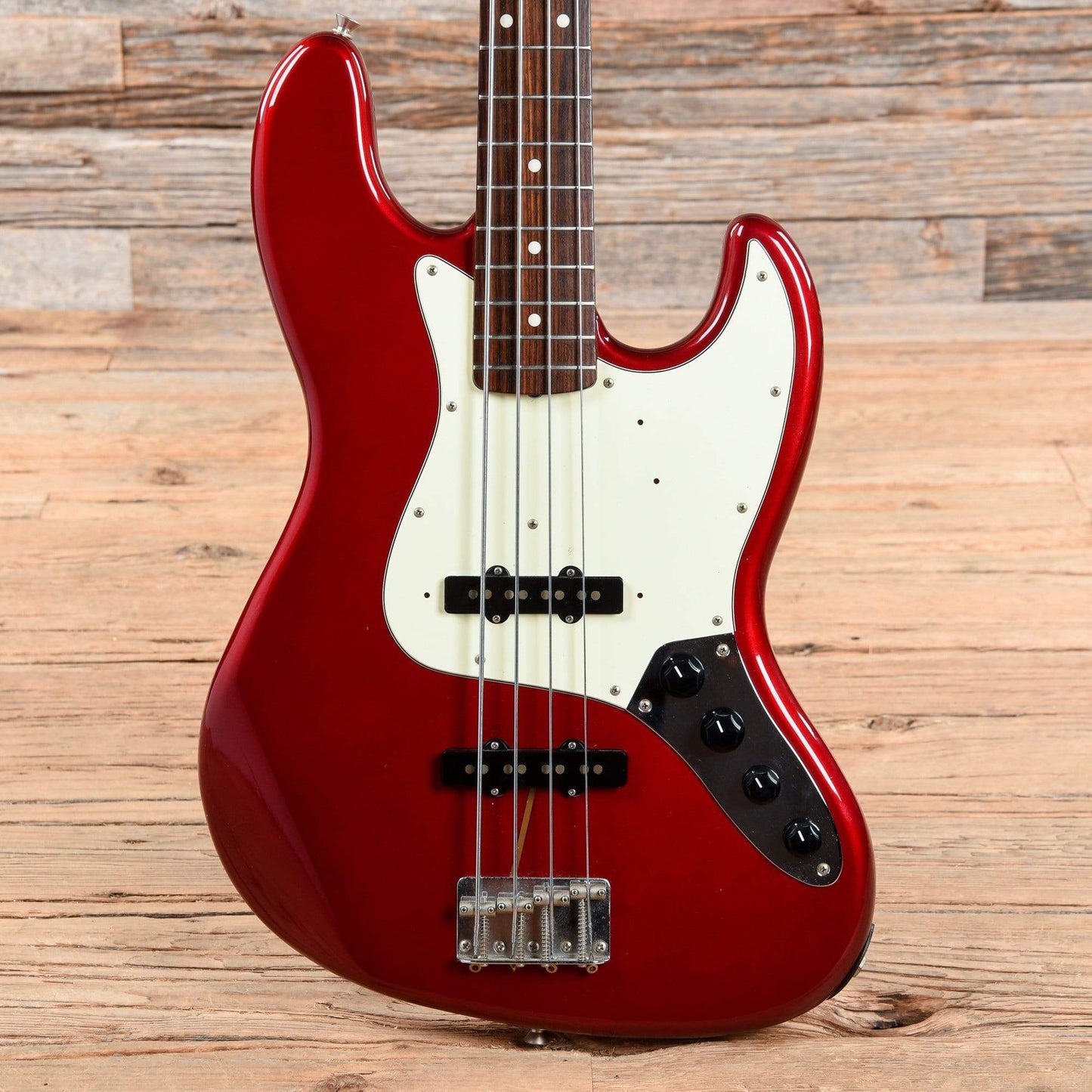 Fender Japan Active Jazz Bass Candy Apple Red 2011 Bass Guitars / 4-String