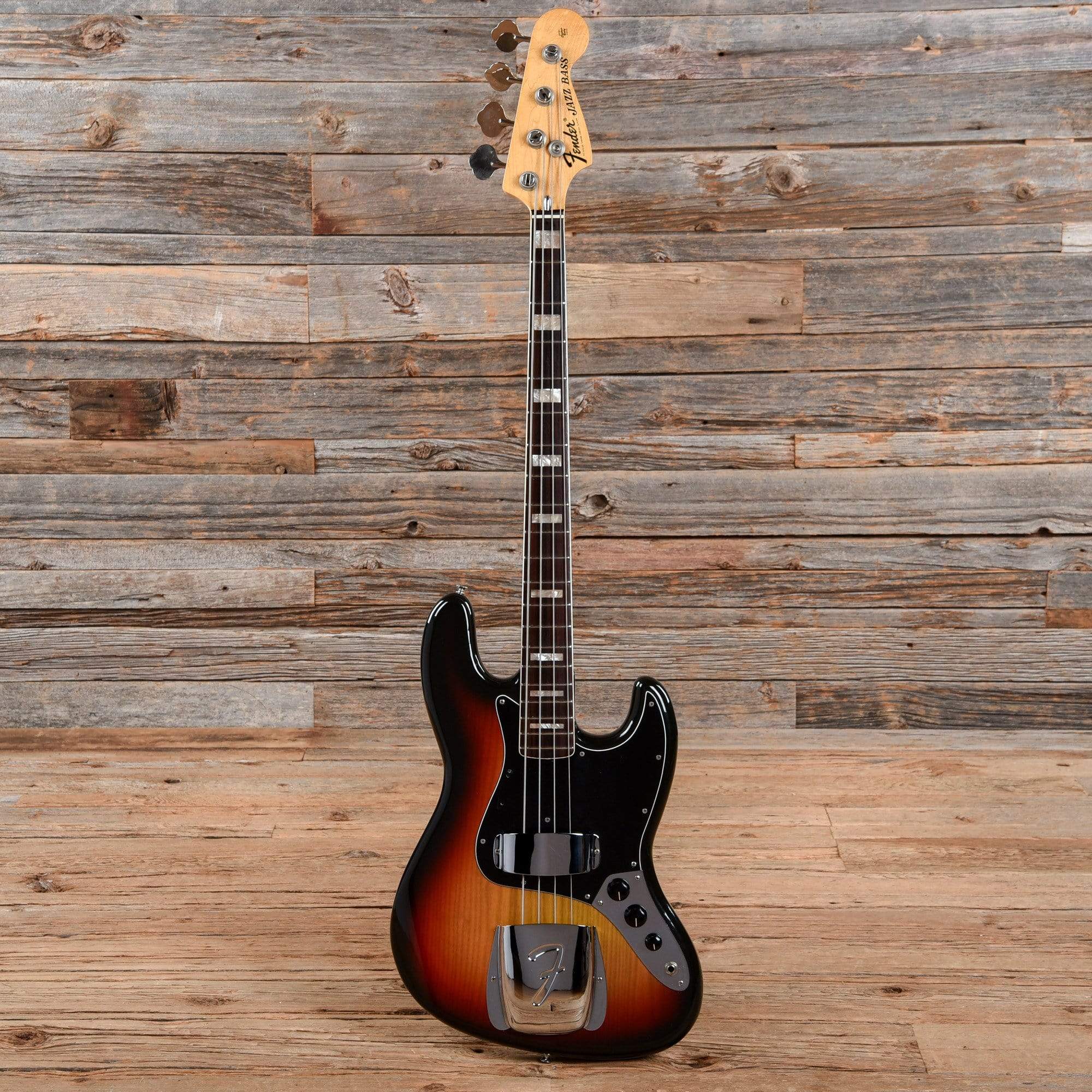 Fender Jazz Bass Sunburst 1975 – Chicago Music Exchange