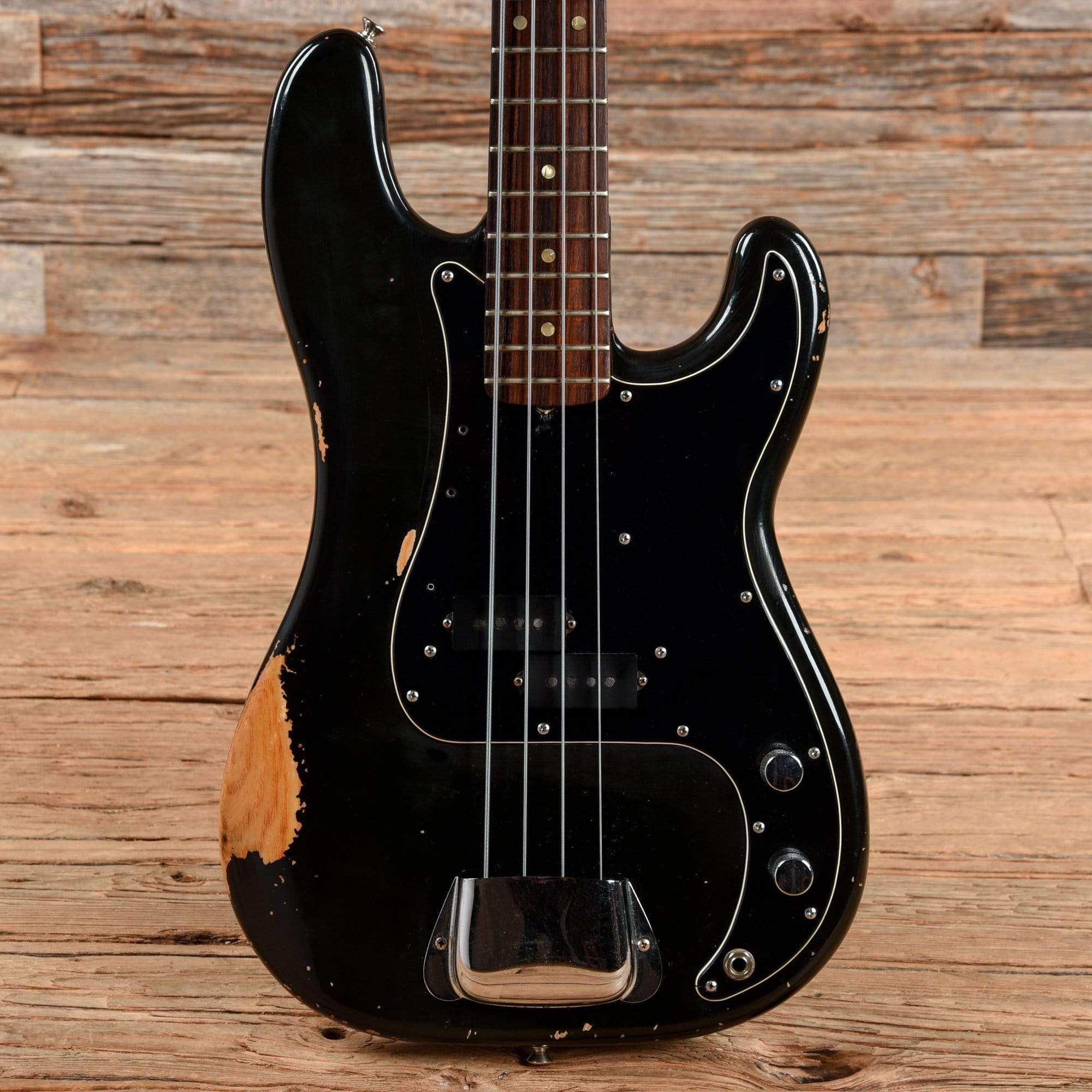 Fender Precision Bass Black 1979 – Chicago Music Exchange