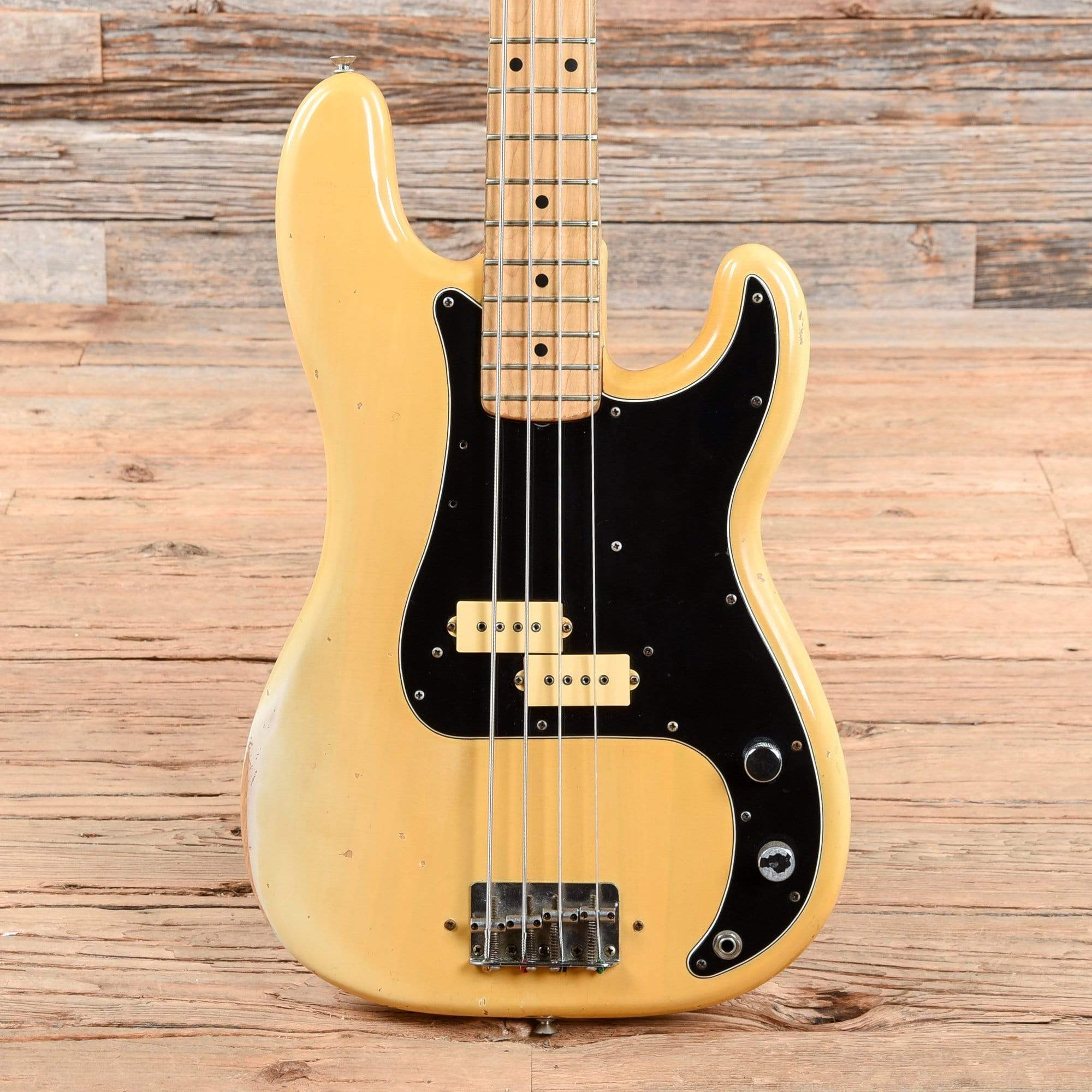 Fender Precision Bass Blonde 1976 – Chicago Music Exchange