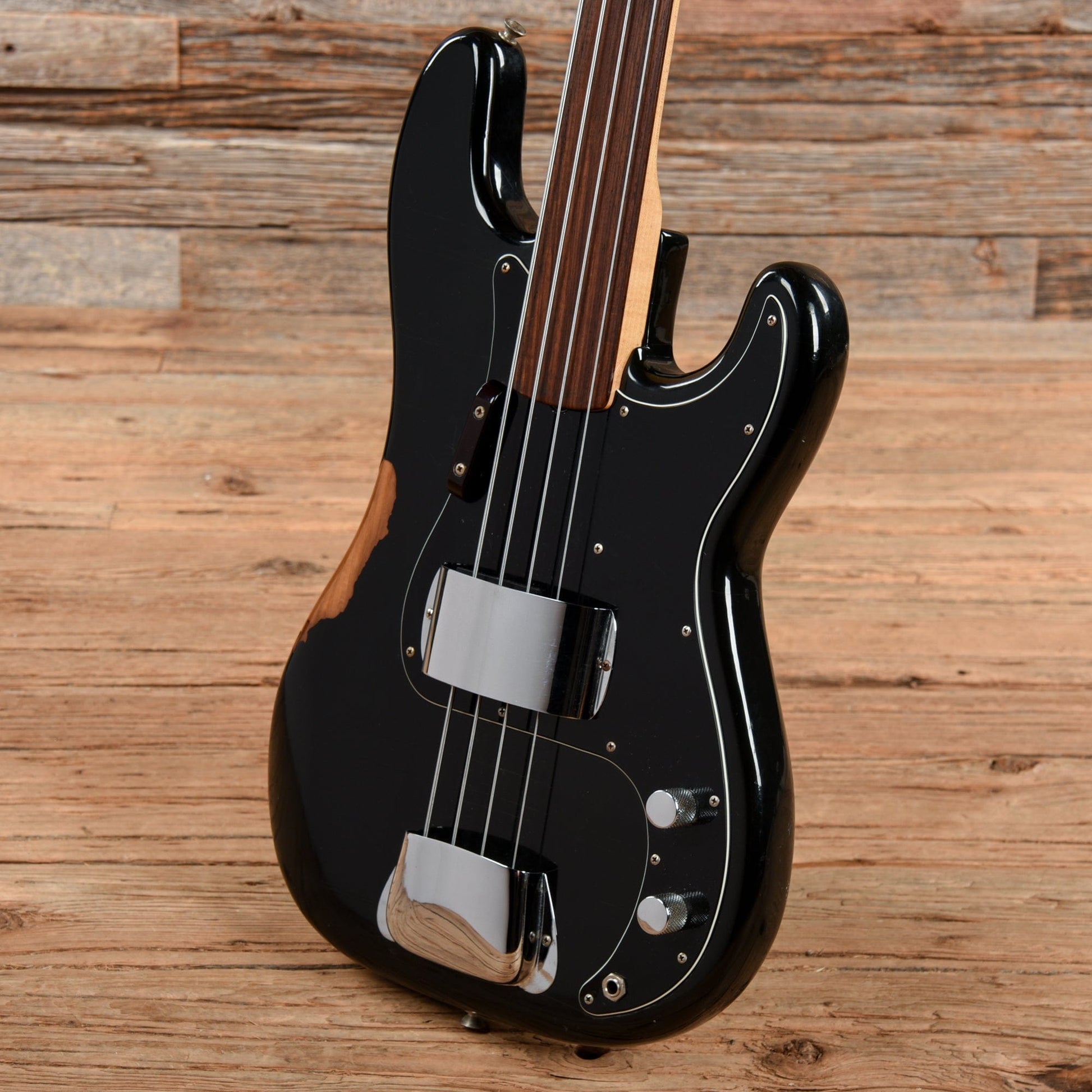 Fender Precision Bass Fretless Black 1977 Bass Guitars / 4-String