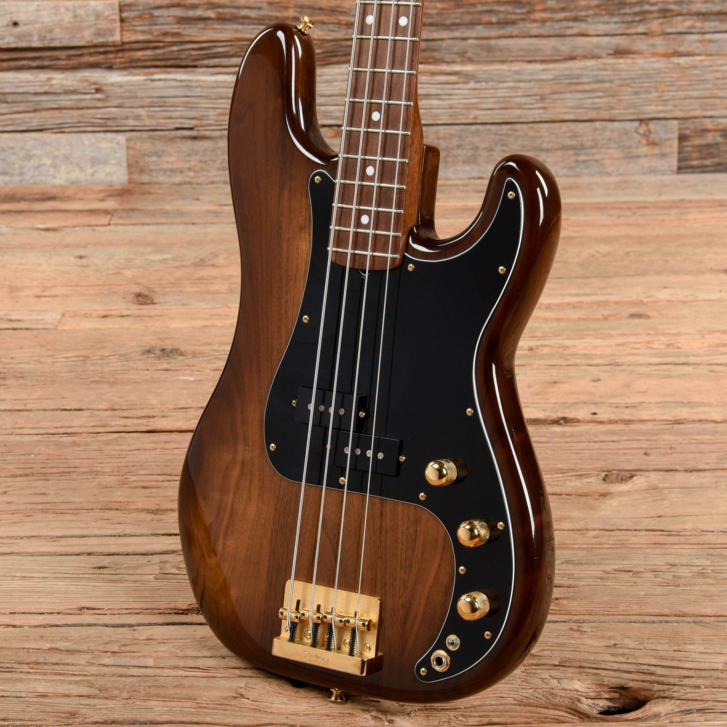 Fender Precision Bass Special Walnut 1982 Bass Guitars / 4-String