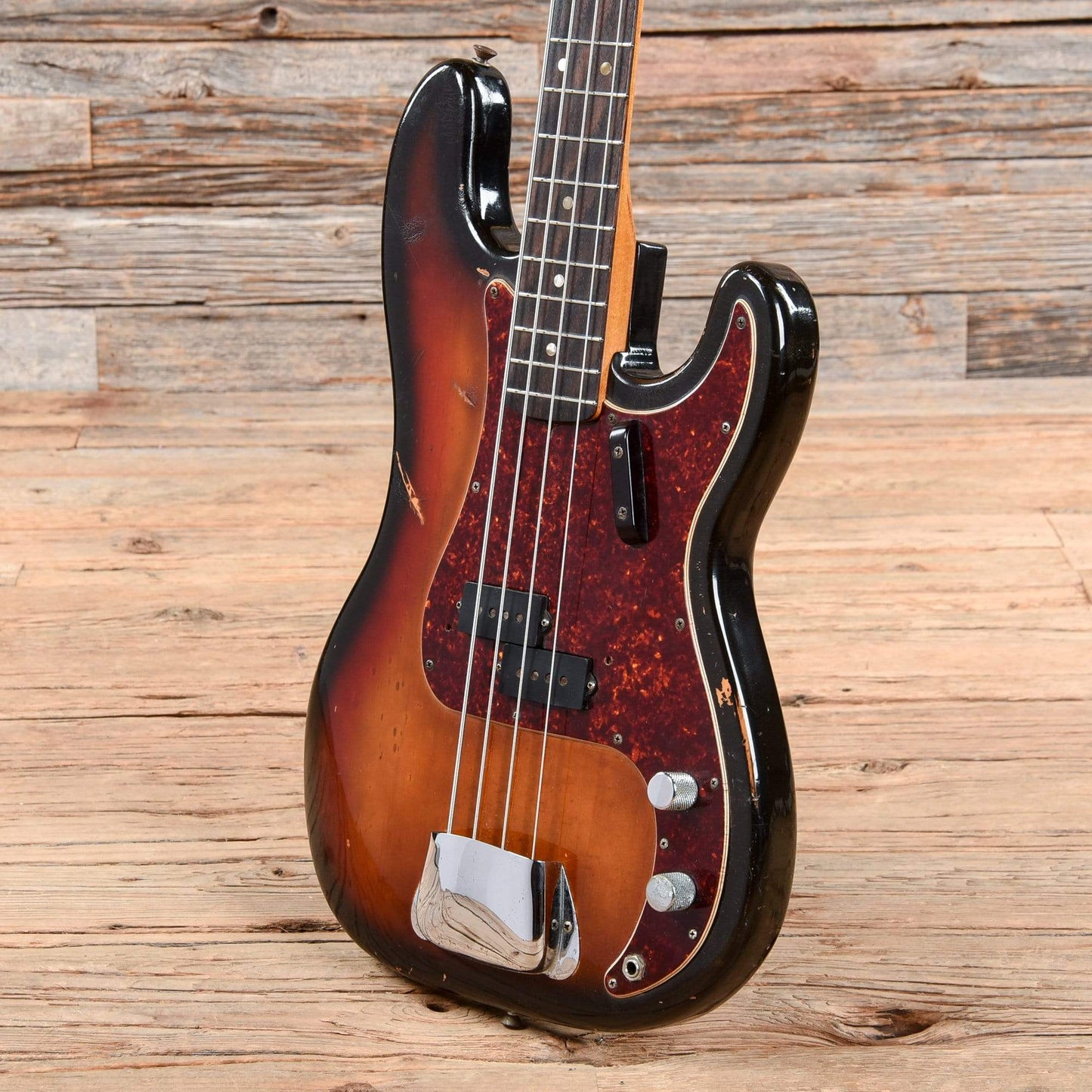 Fender Precision Bass Sunburst 1969 Bass Guitars / 4-String