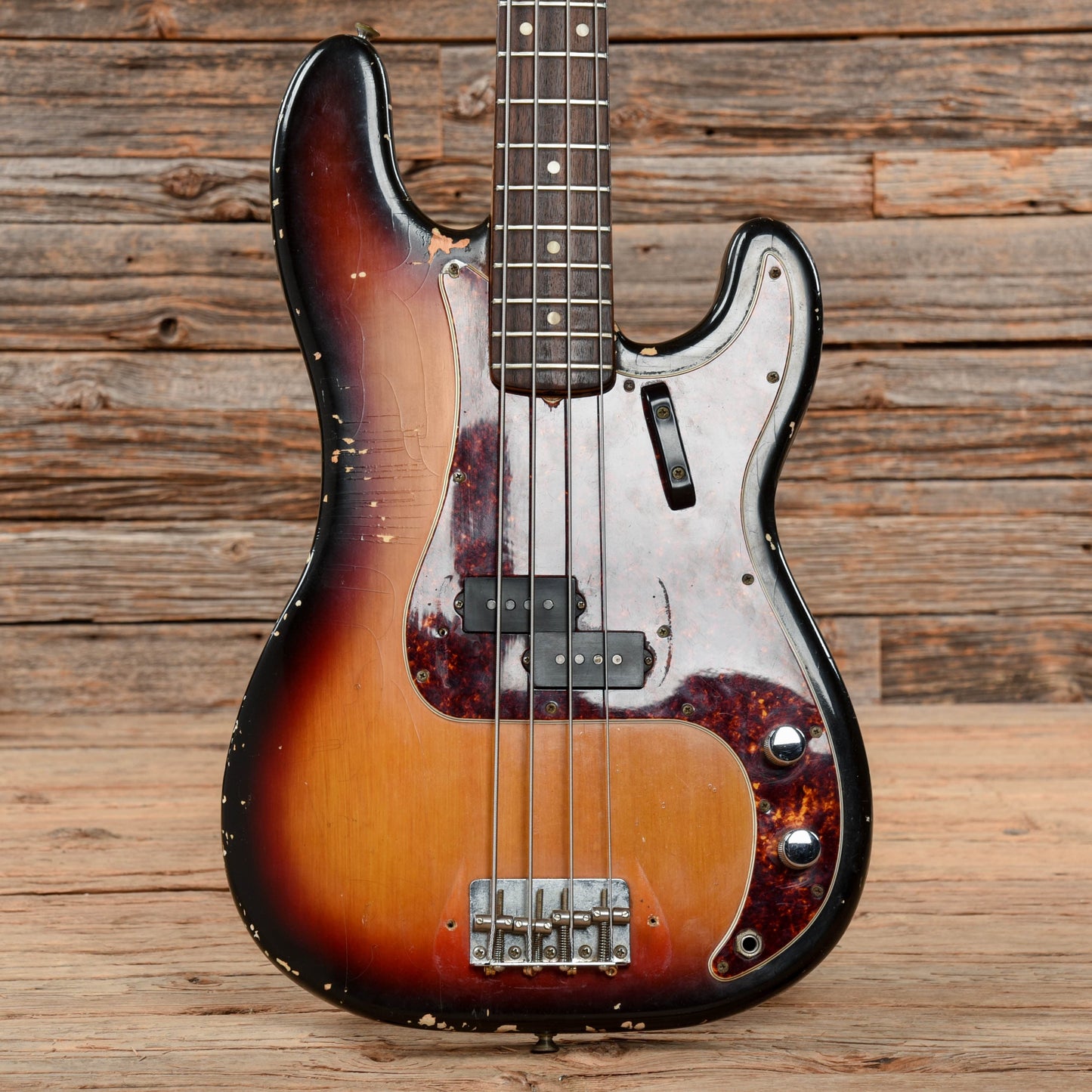 Fender Precision Bass Sunburst 1969 Bass Guitars / 4-String