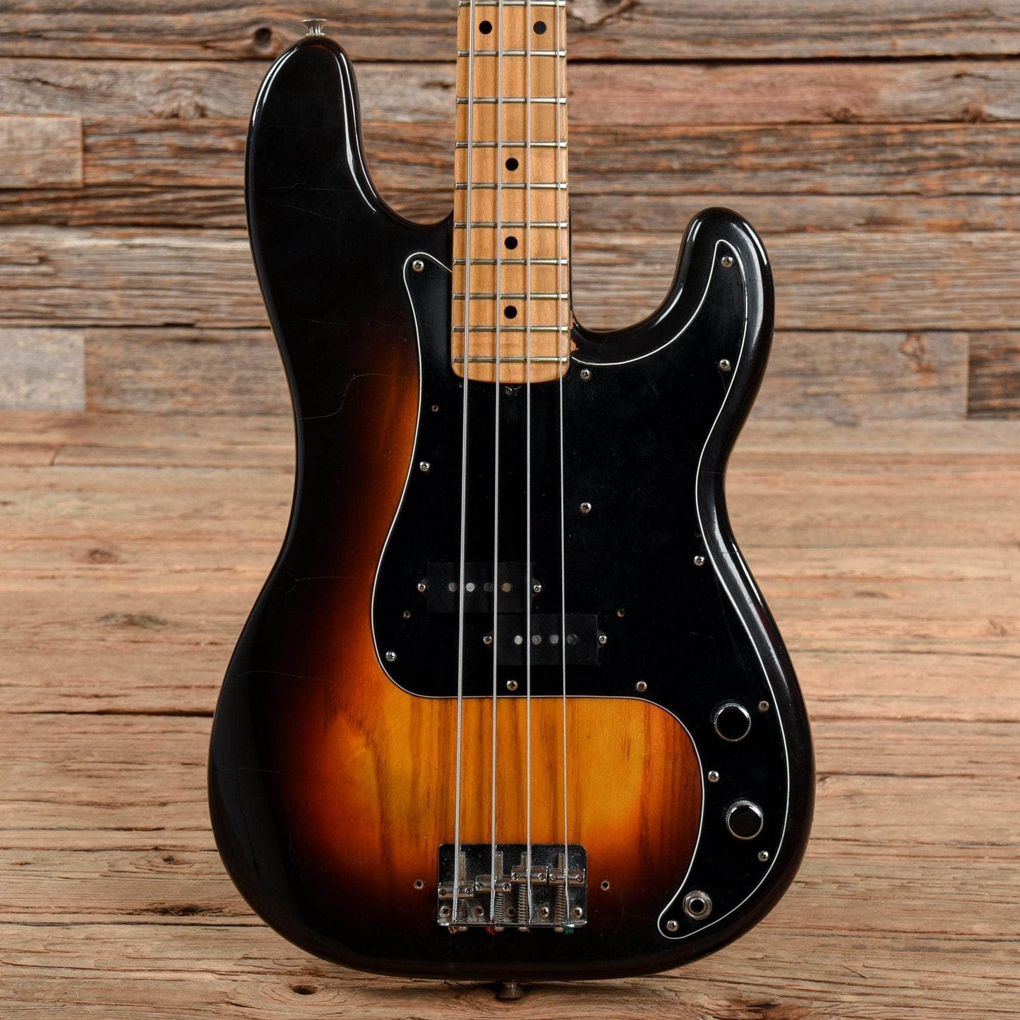 Fender Precision Bass Sunburst 1976 Bass Guitars / 4-String