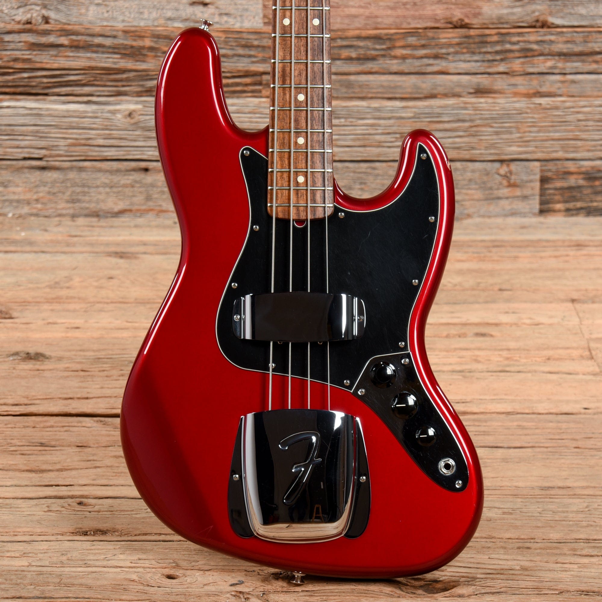 Fender Standard Jazz Bass Candy Apple Red 2009 – Chicago Music