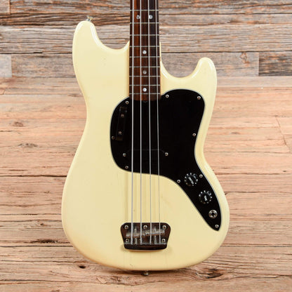 Fender Musicmaster White 1978 Bass Guitars / Short Scale