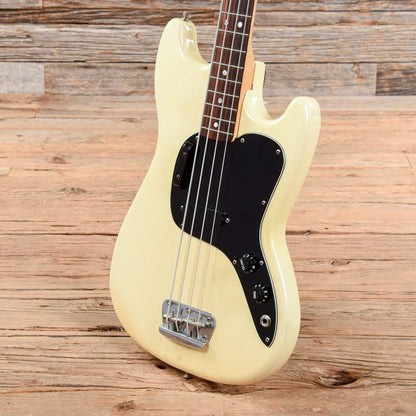 Fender Musicmaster White 1978 Bass Guitars / Short Scale