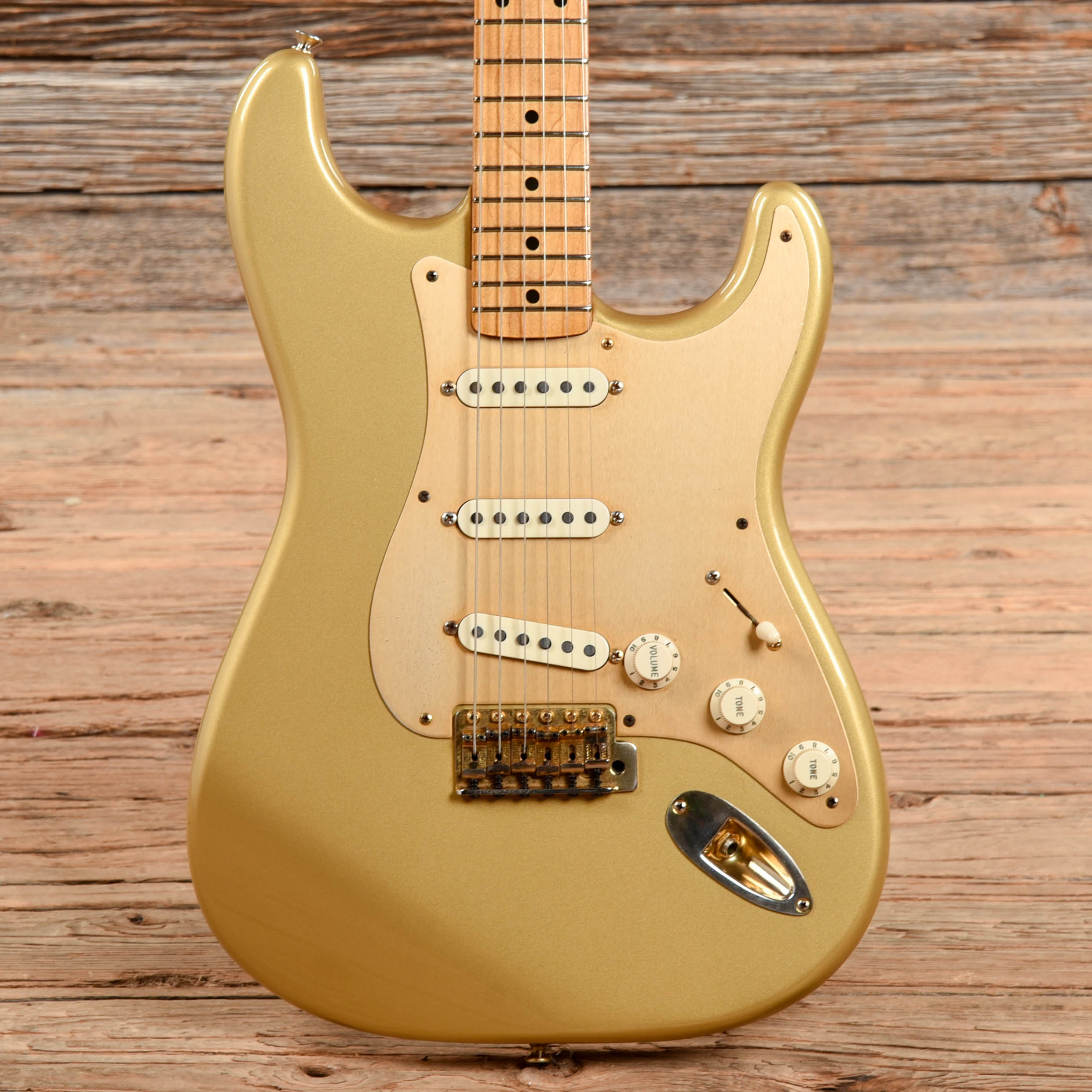 Fender 50th Anniversary Stratocaster Aztec Gold 2004 – Chicago Music  Exchange