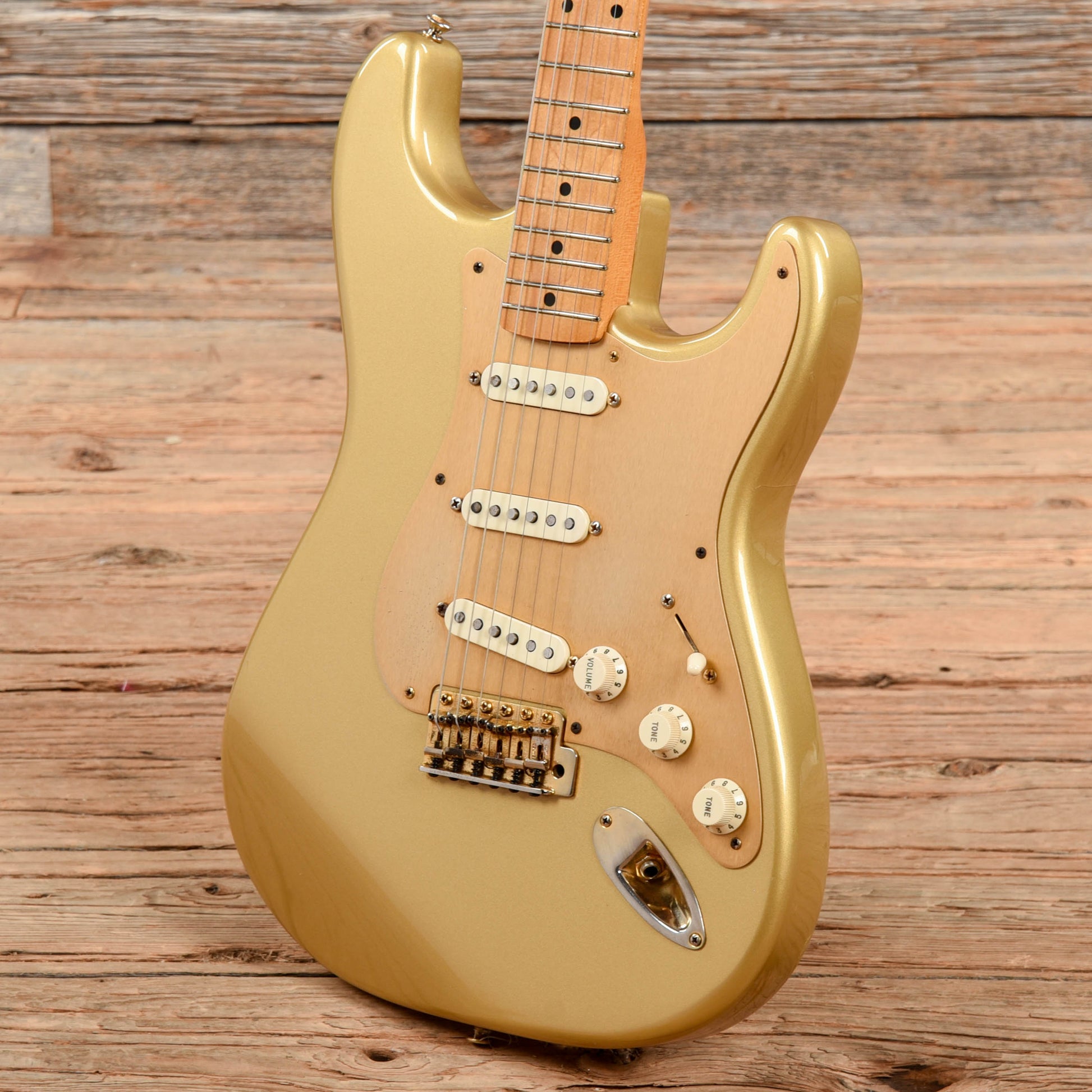 Fender 50th Anniversary Stratocaster Aztec Gold 2004 Electric Guitars / Solid Body