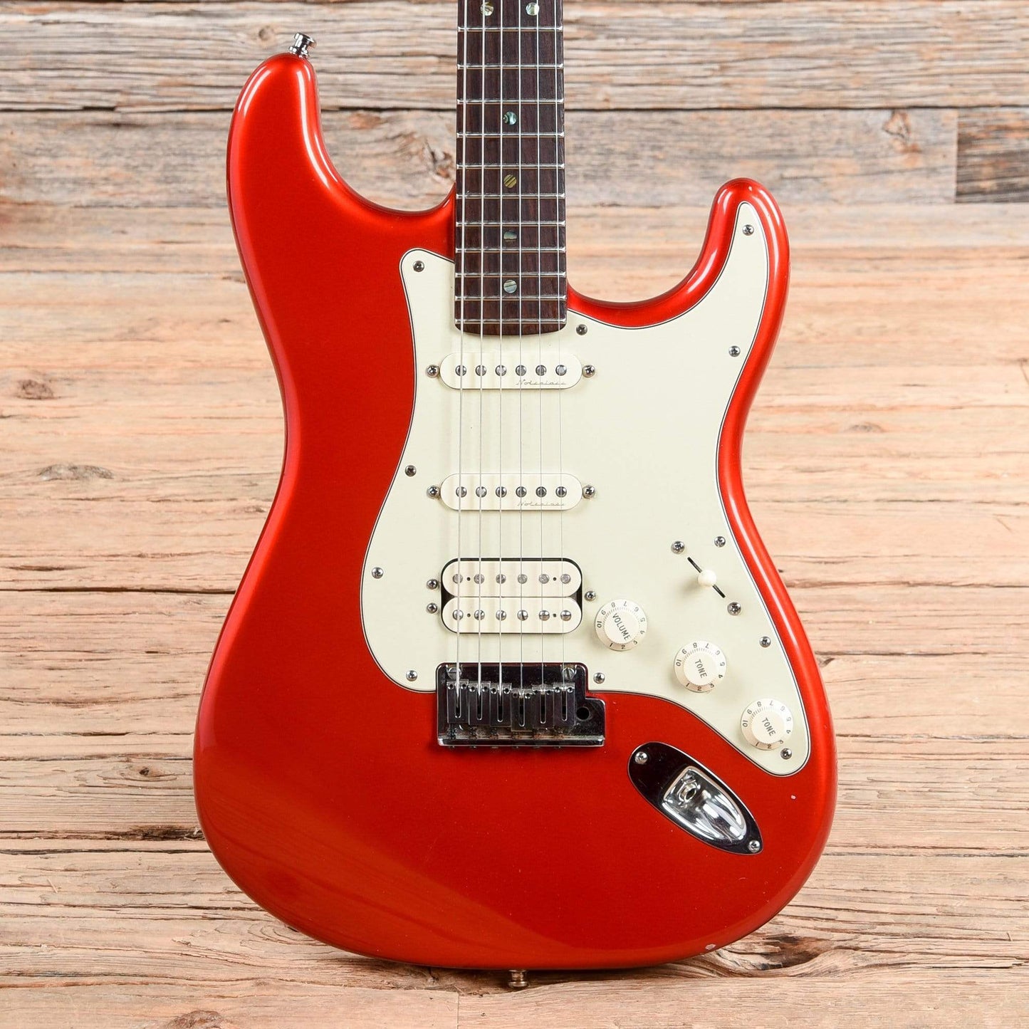 Fender American Deluxe Stratocaster Candy Apple Red 2002 Electric Guitars / Solid Body