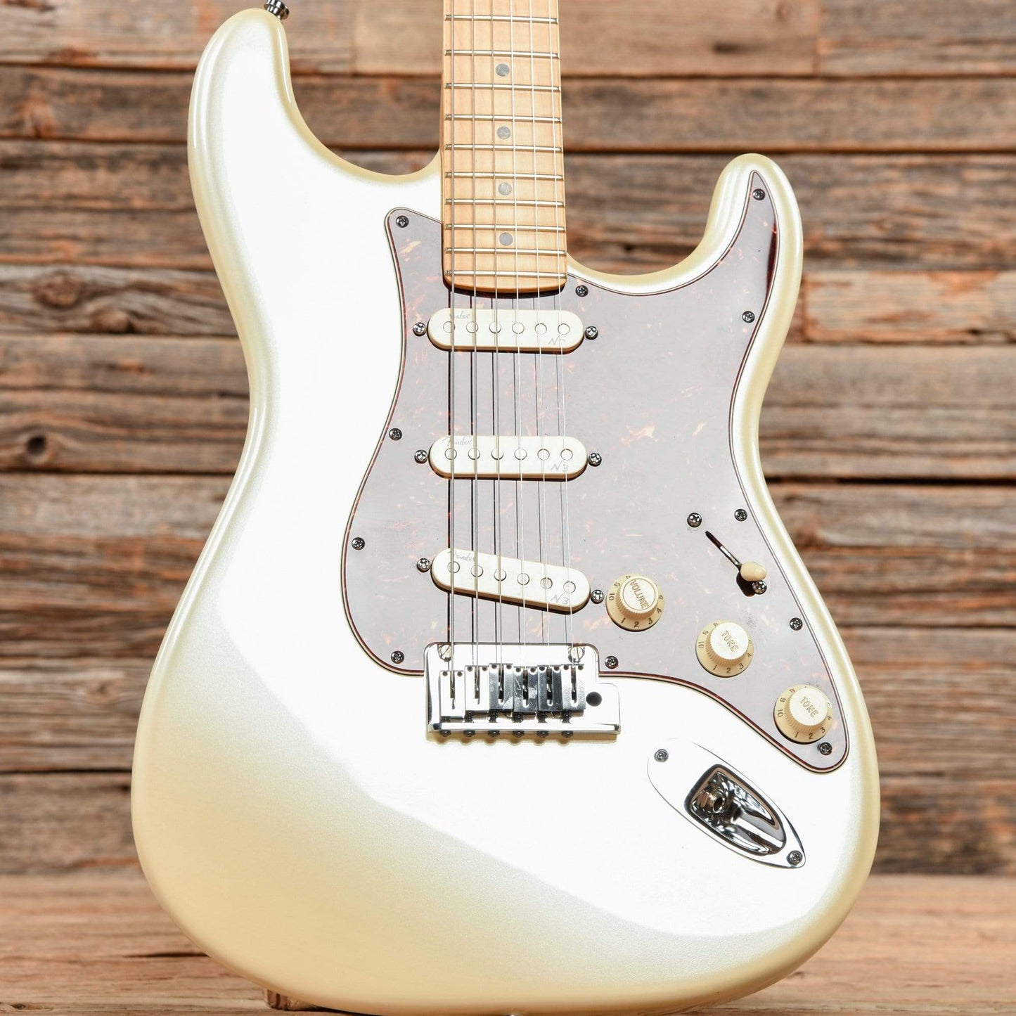 Fender American Deluxe Stratocaster Olympic Pearl 2011 Electric Guitars / Solid Body