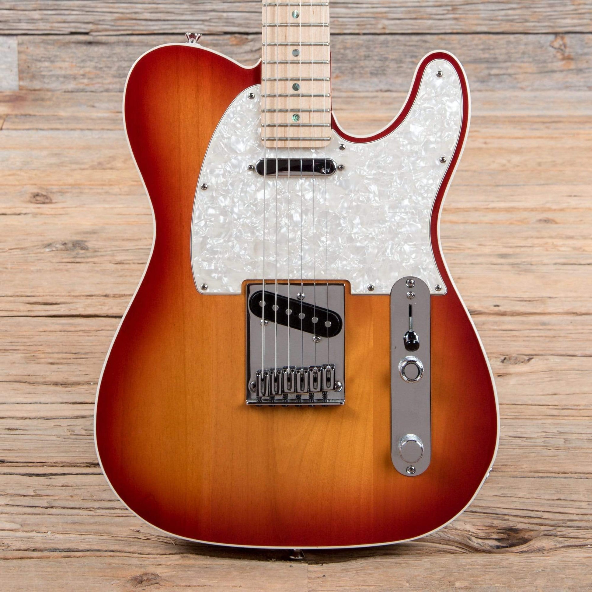 Fender American Deluxe Telecaster Cherry Sunburst 2008 Electric Guitars / Solid Body