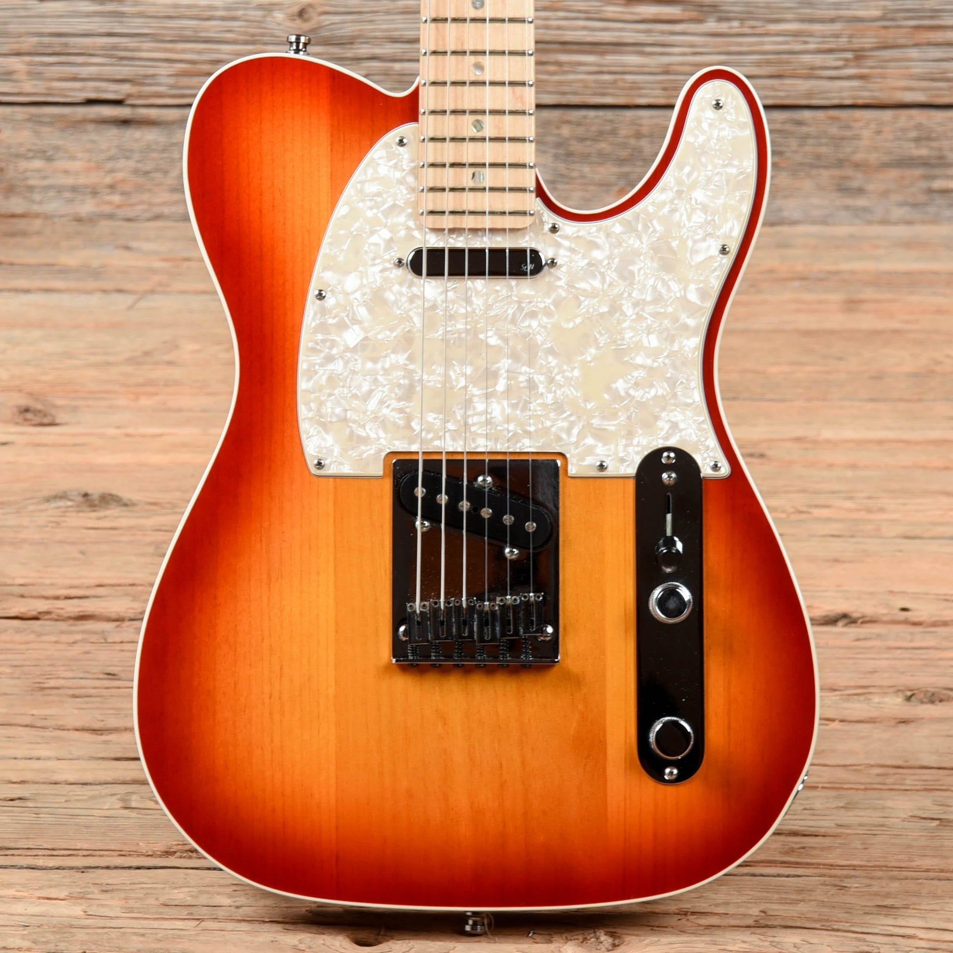 Fender American Deluxe Telecaster Cherry Sunburst 2009 Electric Guitars / Solid Body