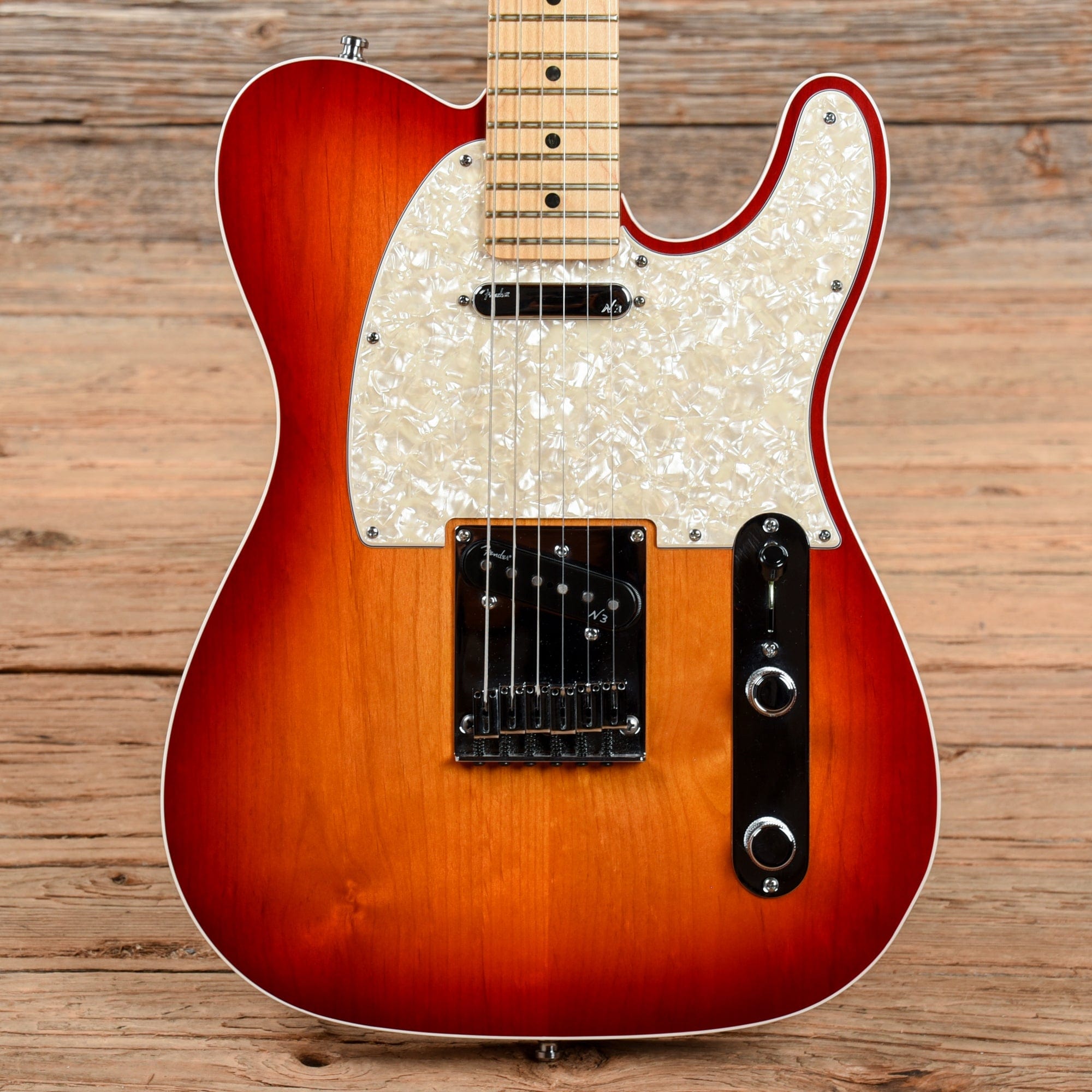 Fender American Deluxe Telecaster Sunburst – Chicago Music Exchange