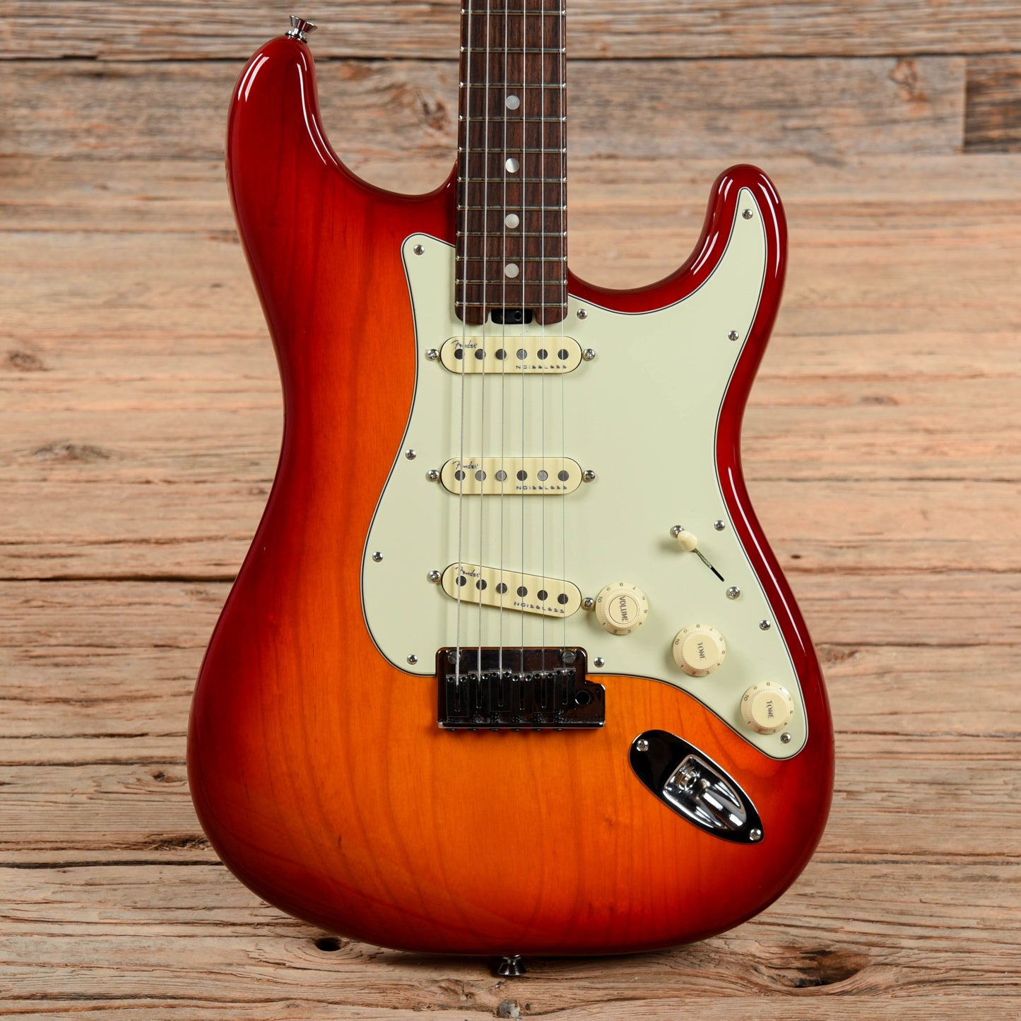 Fender American Elite Stratocaster Cherry Sunburst 2016 Electric Guitars / Solid Body