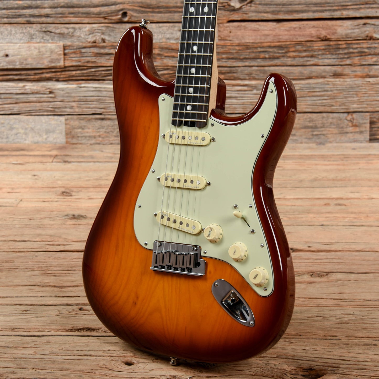 Fender American Elite Stratocaster Cherry Sunburst 2019 Electric Guitars / Solid Body