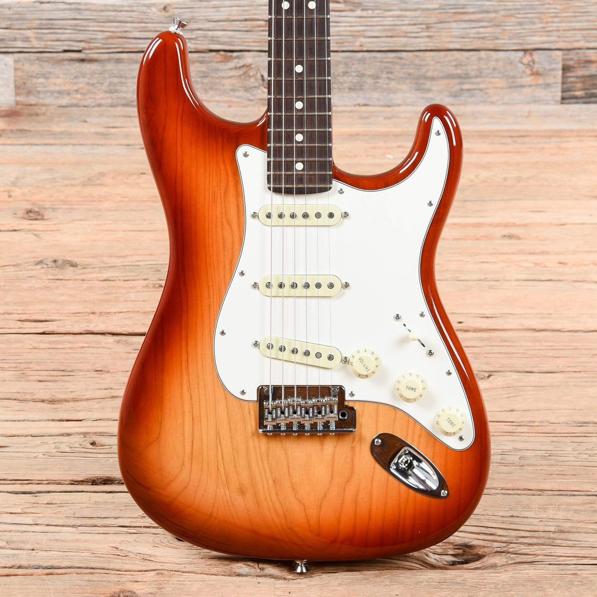 Fender American Pro Stratocaster Sienna Sunburst 2017 Electric Guitars / Solid Body