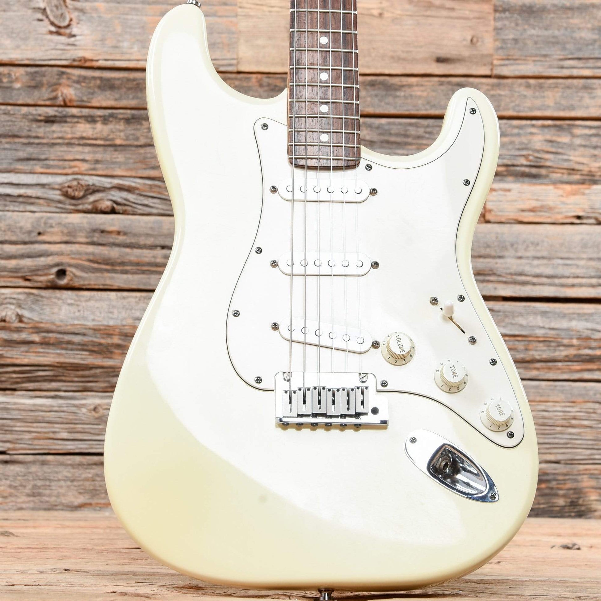 Fender American Standard Stratocaster White 1995 Electric Guitars / Solid Body