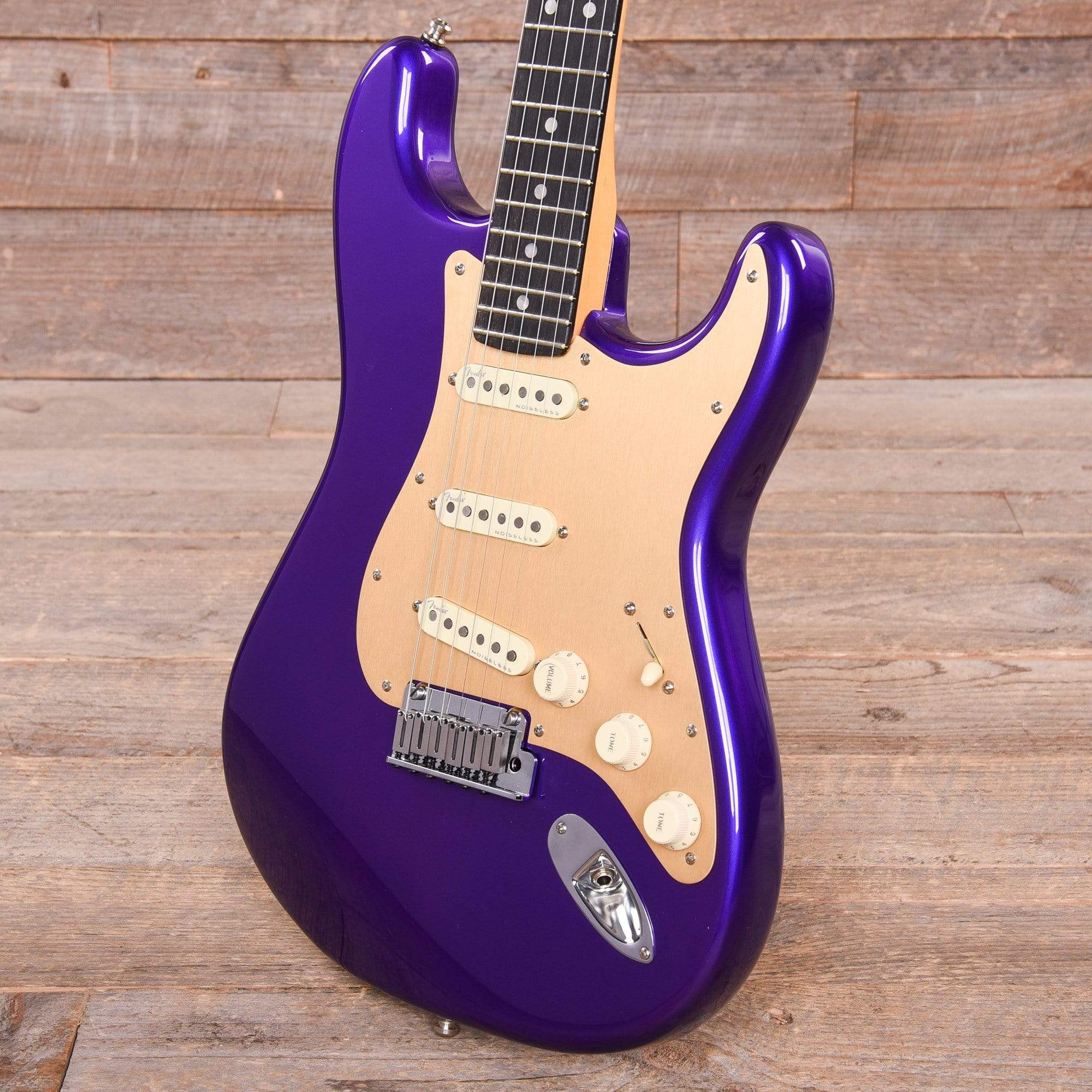 Fender American Ultra Stratocaster Plum Metallic w/Ebony Fingerboard & Anodized Gold Pickguard Electric Guitars / Solid Body