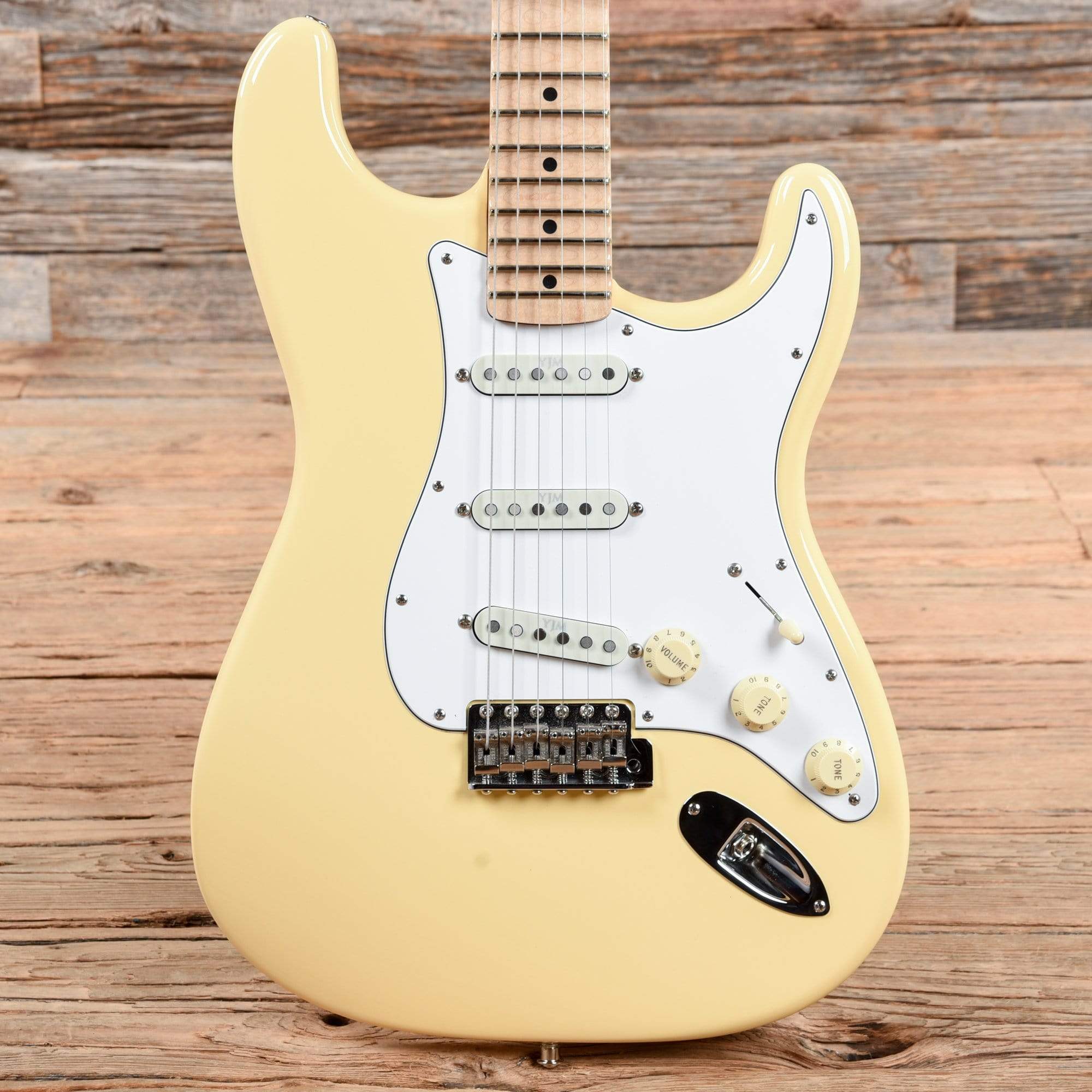 Fender Artist Yngwie Malmsteen Signature Stratocaster Olympic White 20 ...