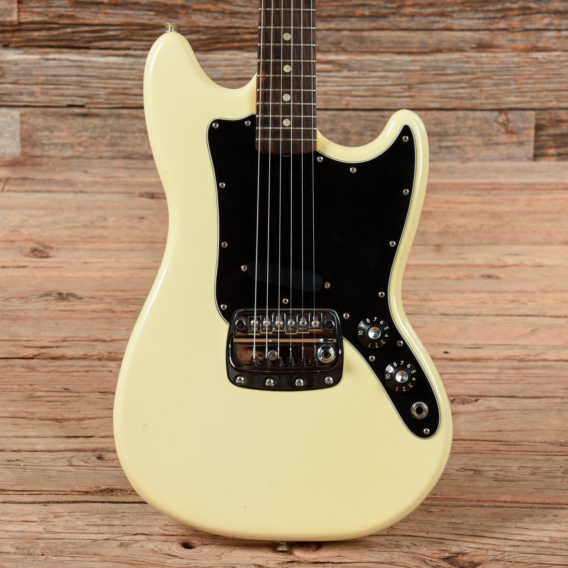 Fender Bronco White 1977 Electric Guitars / Solid Body