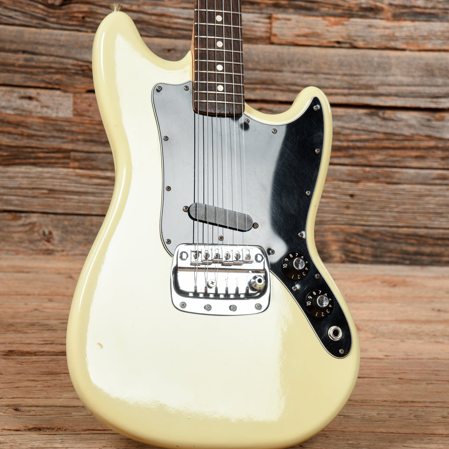 Fender Bronco White 1977 Electric Guitars / Solid Body