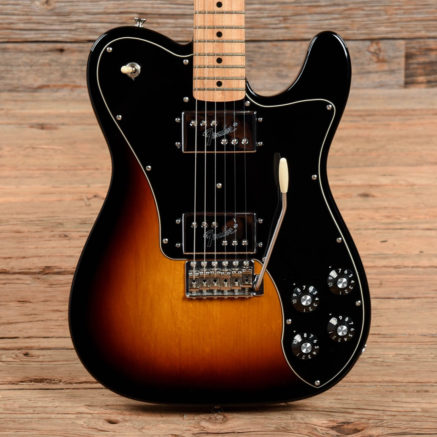 Fender Classic Player '72 Telecaster Deluxe Tremolo Sunburst 2010 Electric Guitars / Solid Body