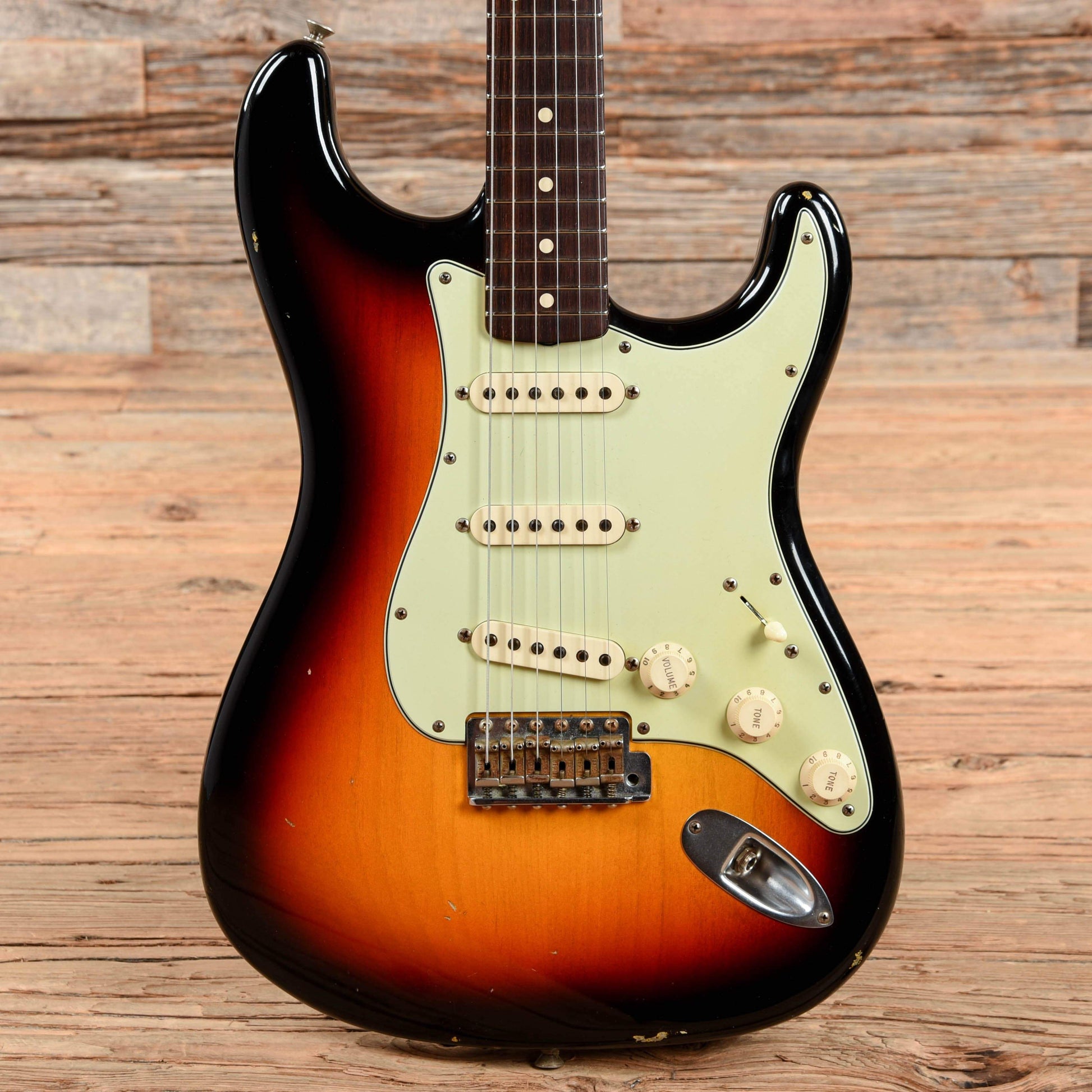 Fender Custom Shop 1960 Stratocaster Relic Sunburst 2006 Electric Guitars / Solid Body