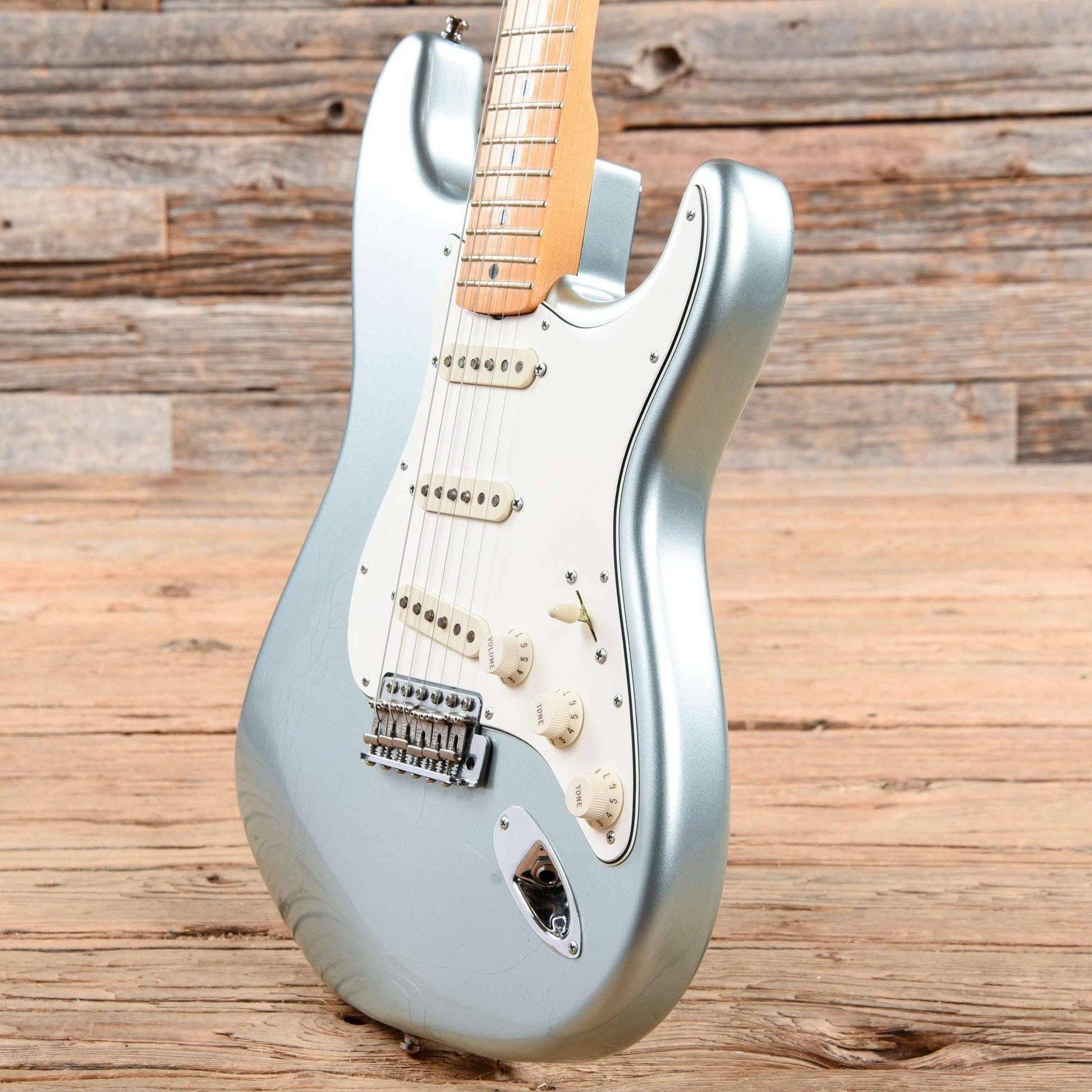 Fender Custom Shop 1966 Stratocaster Closet Classic Firemist Silver 2005 Electric Guitars / Solid Body