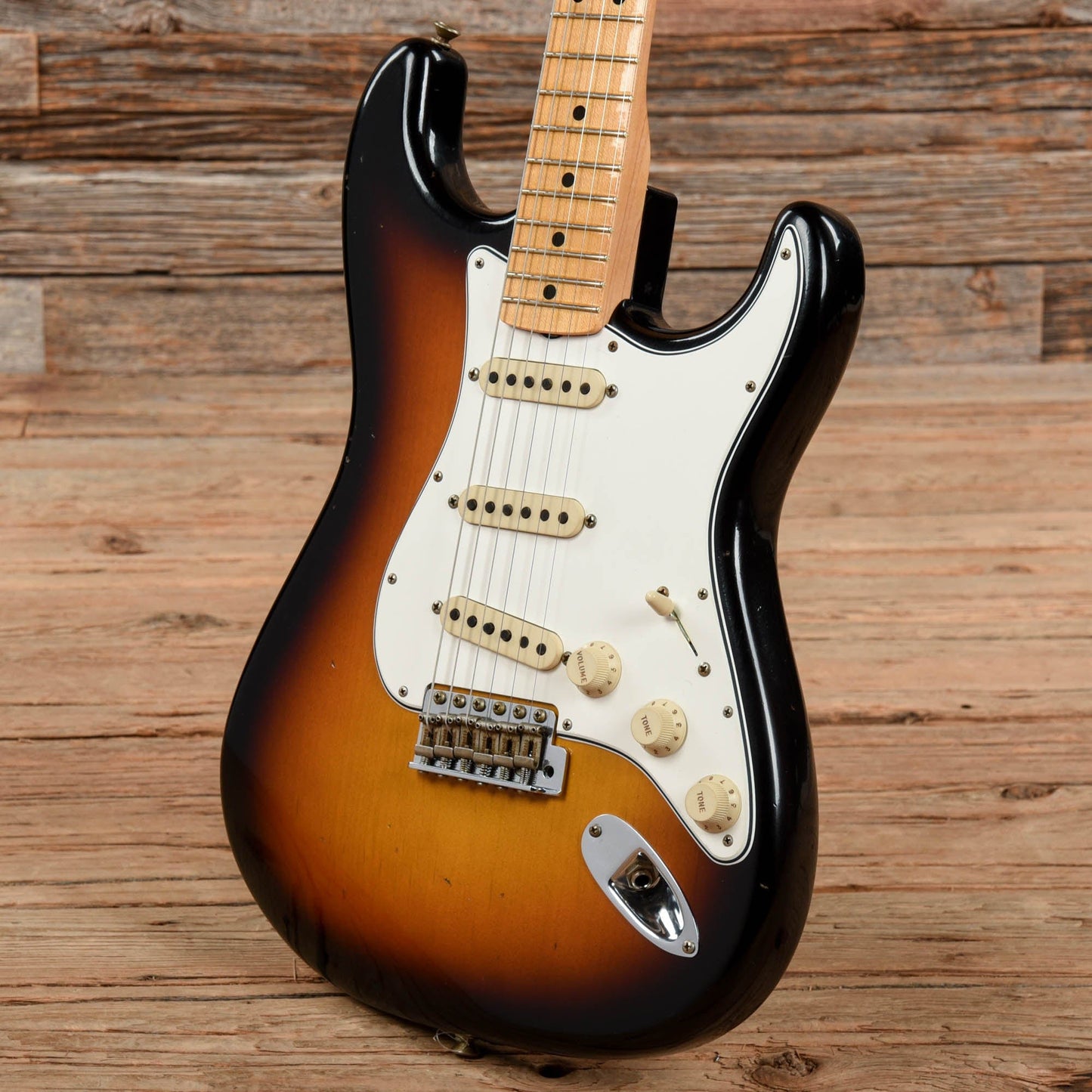 Fender Custom Shop 1969 Stratocaster Journeyman Relic 3-Tone Sunburst 2019 Electric Guitars / Solid Body