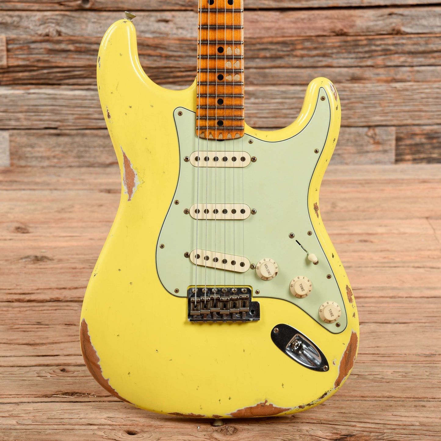 Fender Custom Shop '69 Stratocaster Heavy Relic w/ Reverse Headstock Yellow Heavy Relic 2016 Electric Guitars / Solid Body