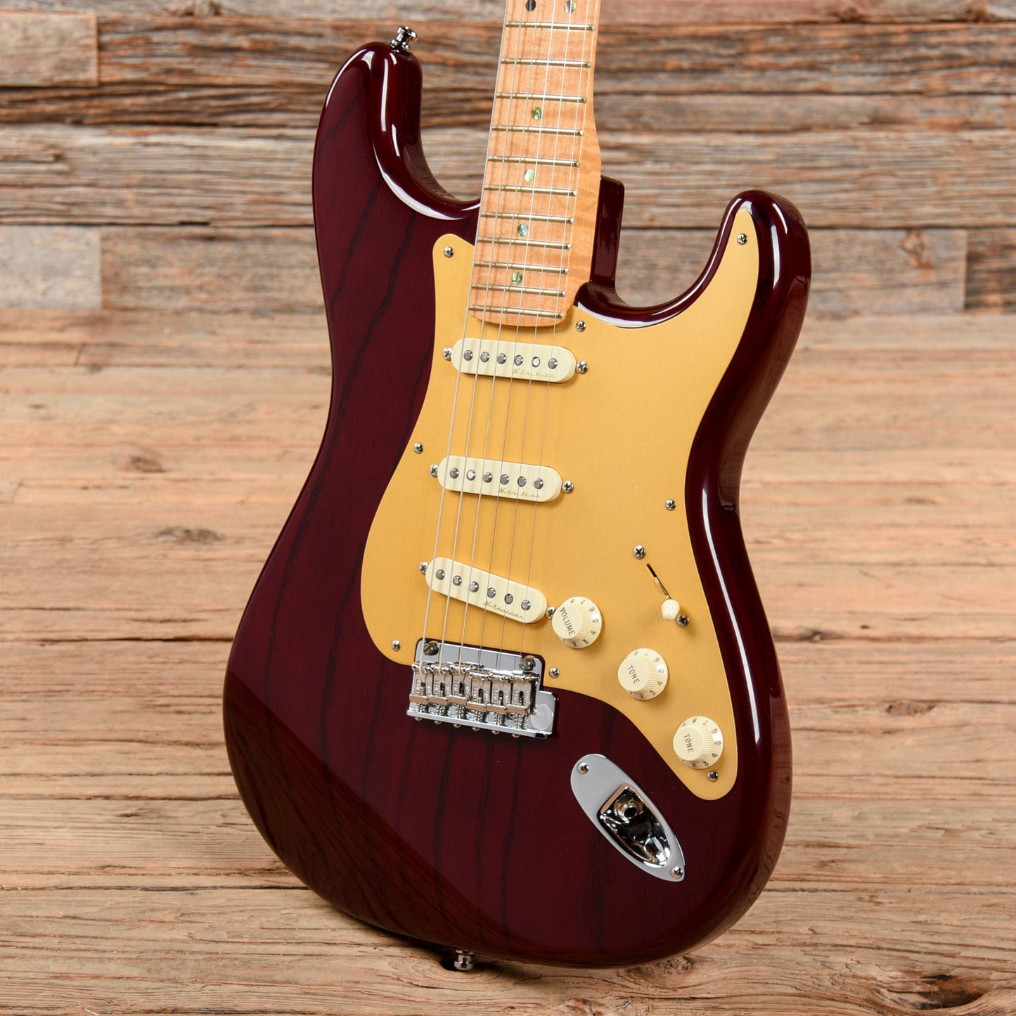 Fender Custom Shop Classic Player Stratocaster V-Neck Bing Cherry Transparent 2006 Electric Guitars / Solid Body