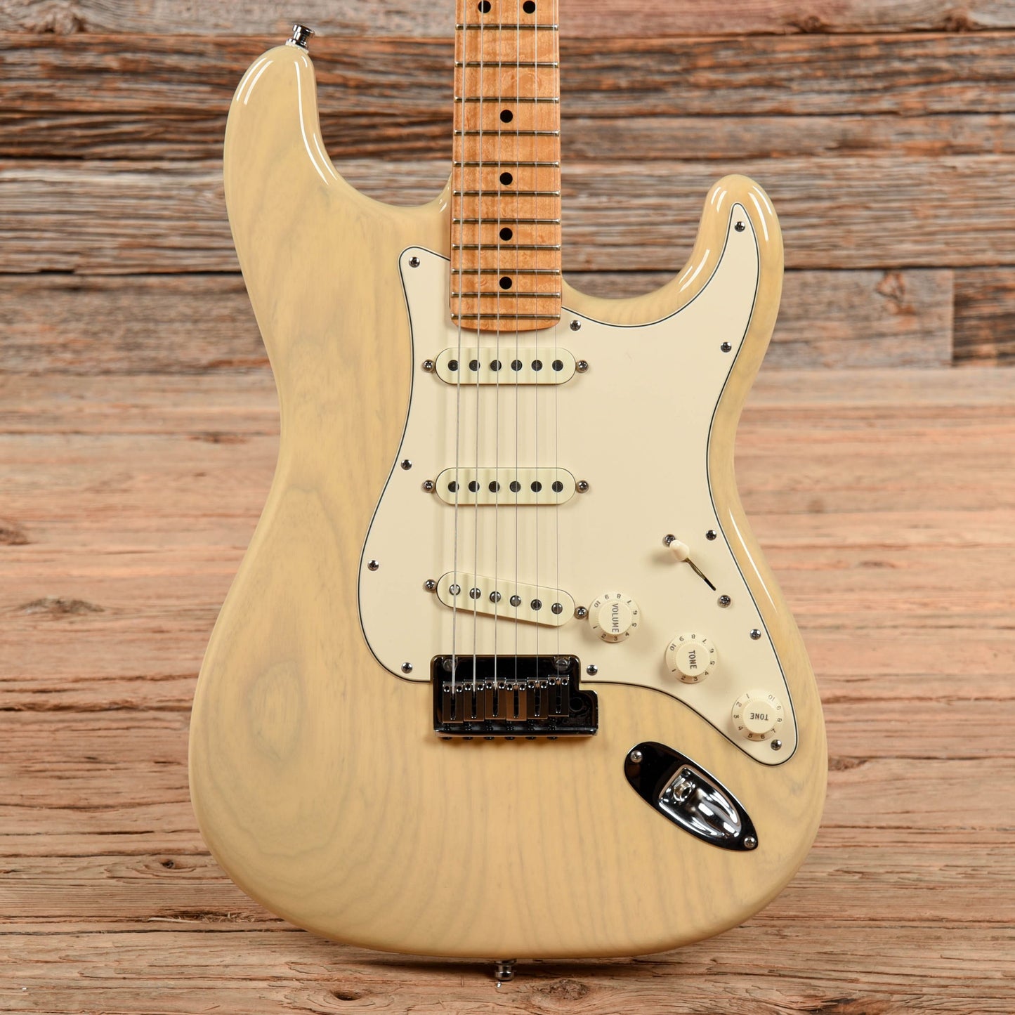 Fender Custom Shop Custom Classic Stratocaster White Blonde 2004 Electric Guitars / Solid Body