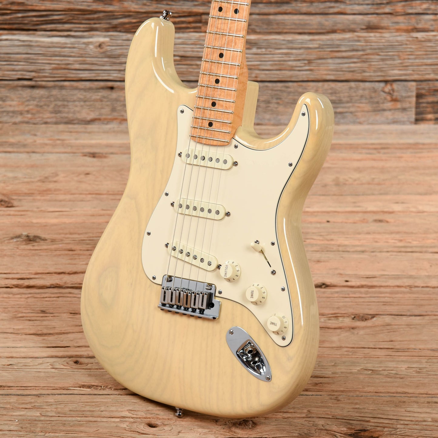 Fender Custom Shop Custom Classic Stratocaster White Blonde 2004 Electric Guitars / Solid Body