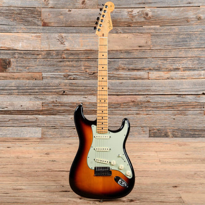 Fender Custom Shop Custom Deluxe Stratocaster Sunburst 2011 Electric Guitars / Solid Body