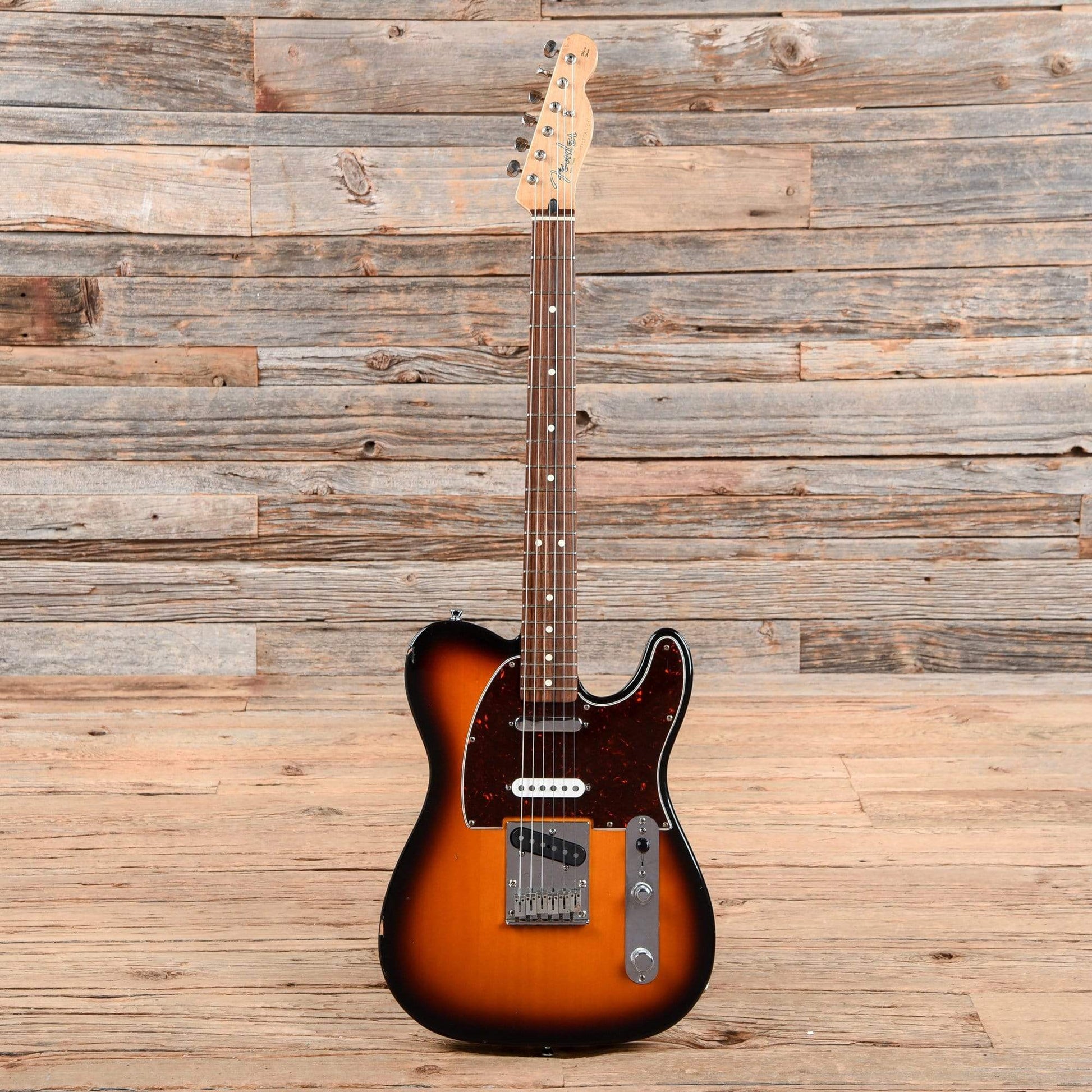 Fender Deluxe Nashville Telecaster w/Fishman Powerbridge Sunburst 2000 Electric Guitars / Solid Body