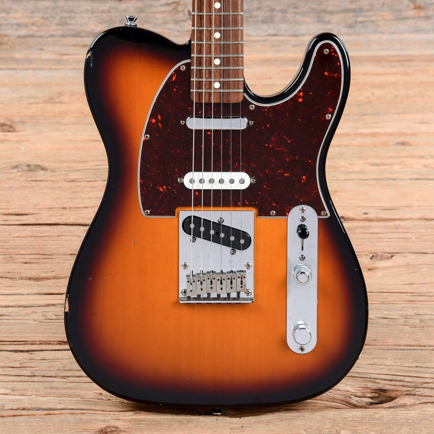 Fender Deluxe Nashville Telecaster w/Fishman Powerbridge Sunburst 2000 Electric Guitars / Solid Body