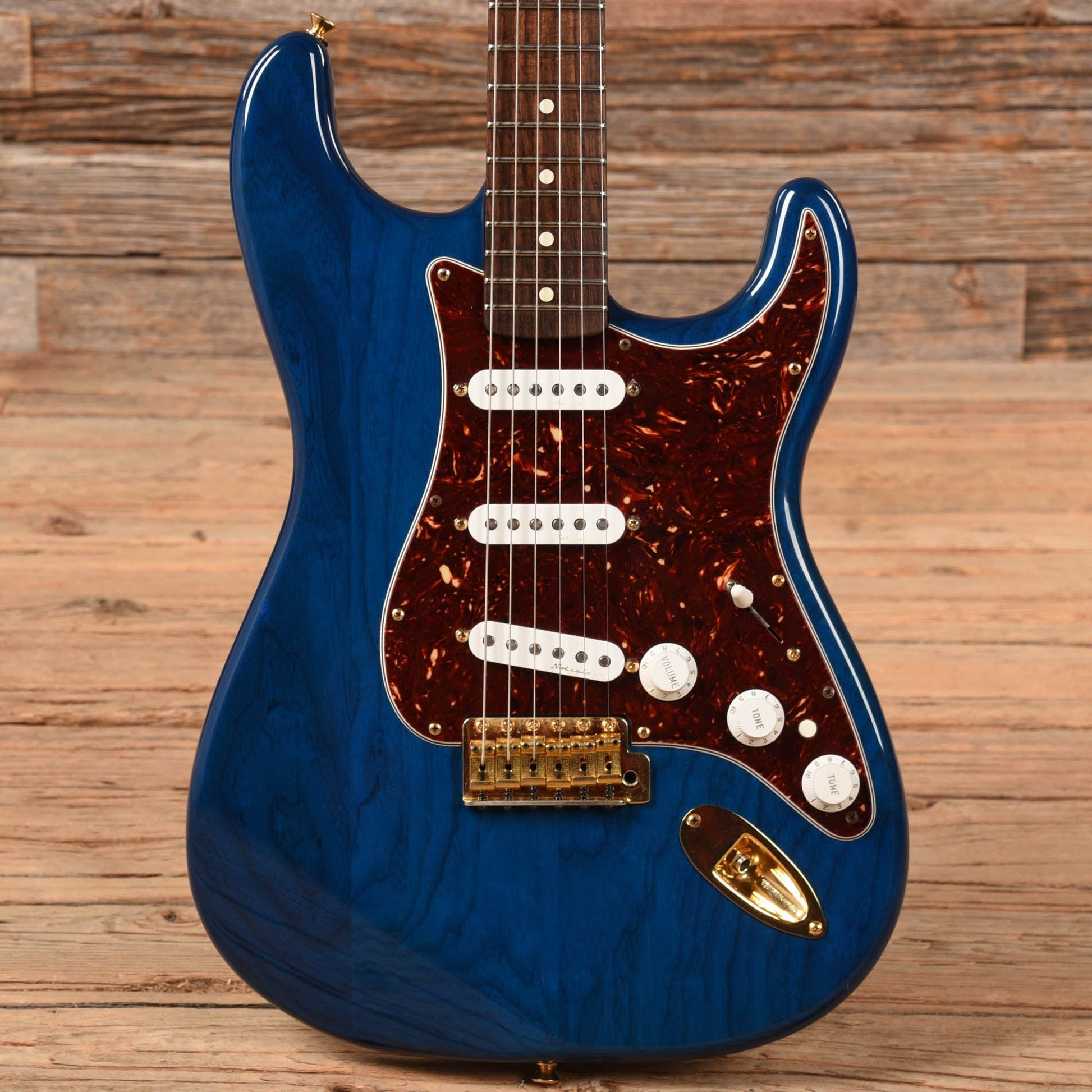 Fender Deluxe Players Stratocaster Sapphire Blue Transparent 2006 Electric Guitars / Solid Body