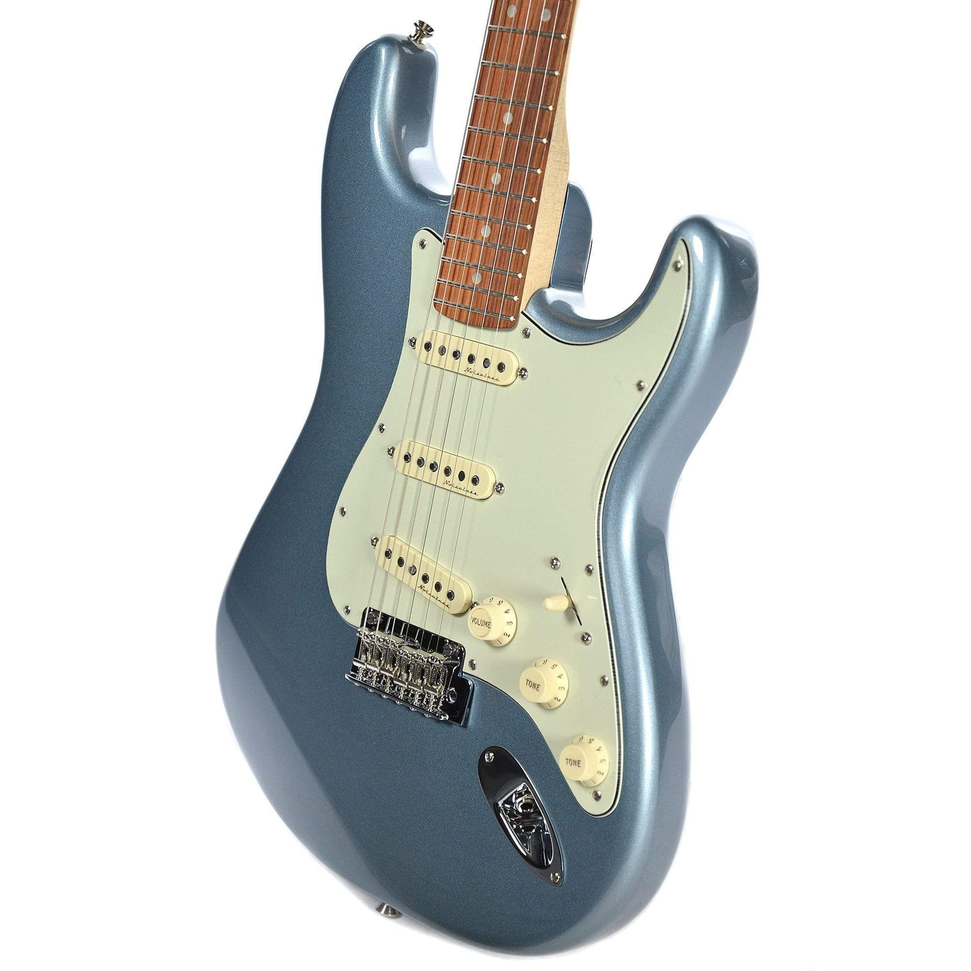 Fender Deluxe Roadhouse Stratocaster PF Mystic Ice Blue w/Gig Bag Electric Guitars / Solid Body