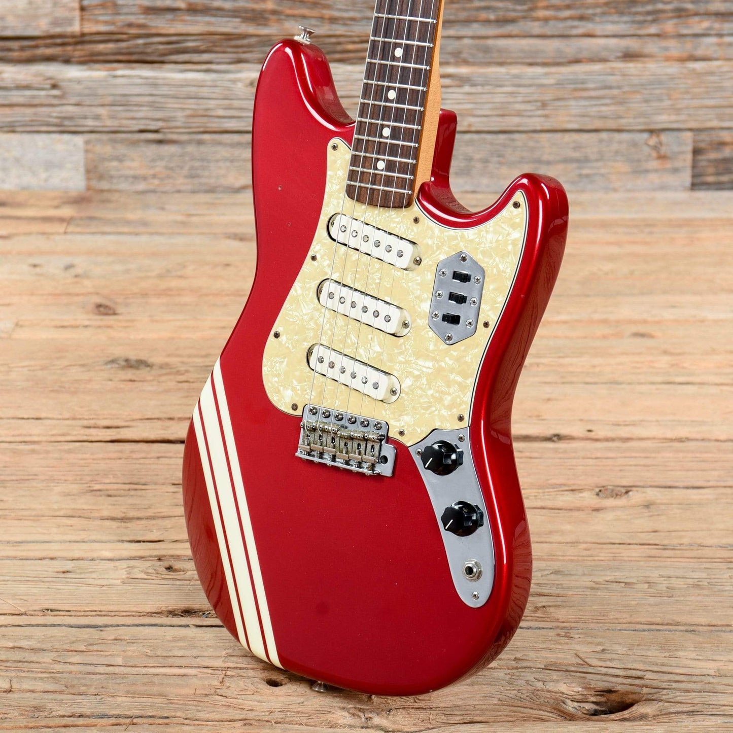 Fender Deluxe Series Cyclone II Candy Apple Red 2002 Electric Guitars / Solid Body