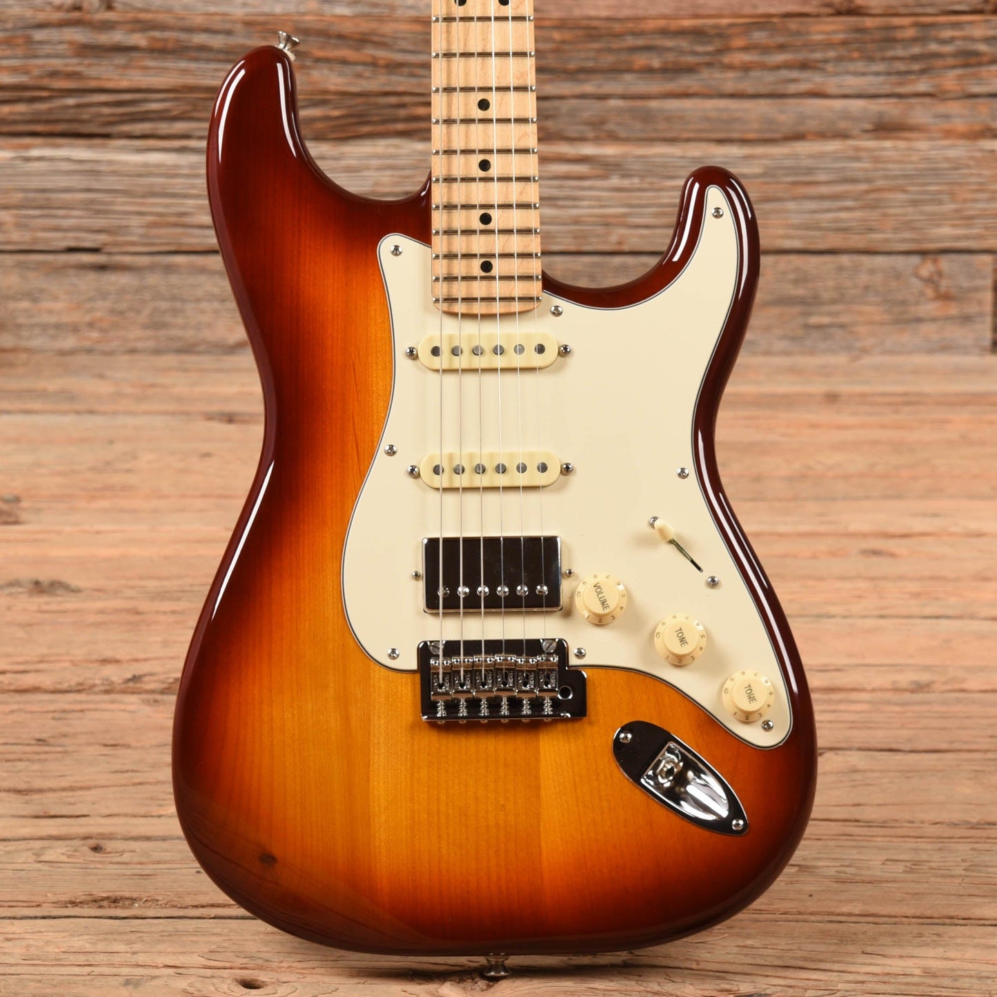 Fender Deluxe Stratocaster HSS Sunburst 2019 Electric Guitars / Solid Body