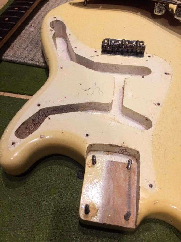 Fender Duo-Sonic 3/4 Olympic White 1960s – Chicago Music Exchange